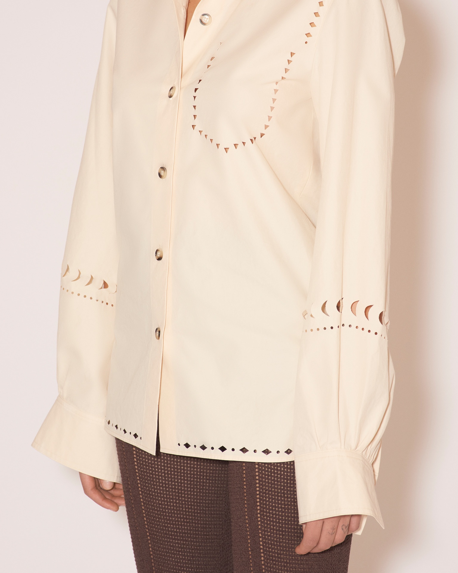MOA - Heavy poplin laser-cut shirt - Creme - 6