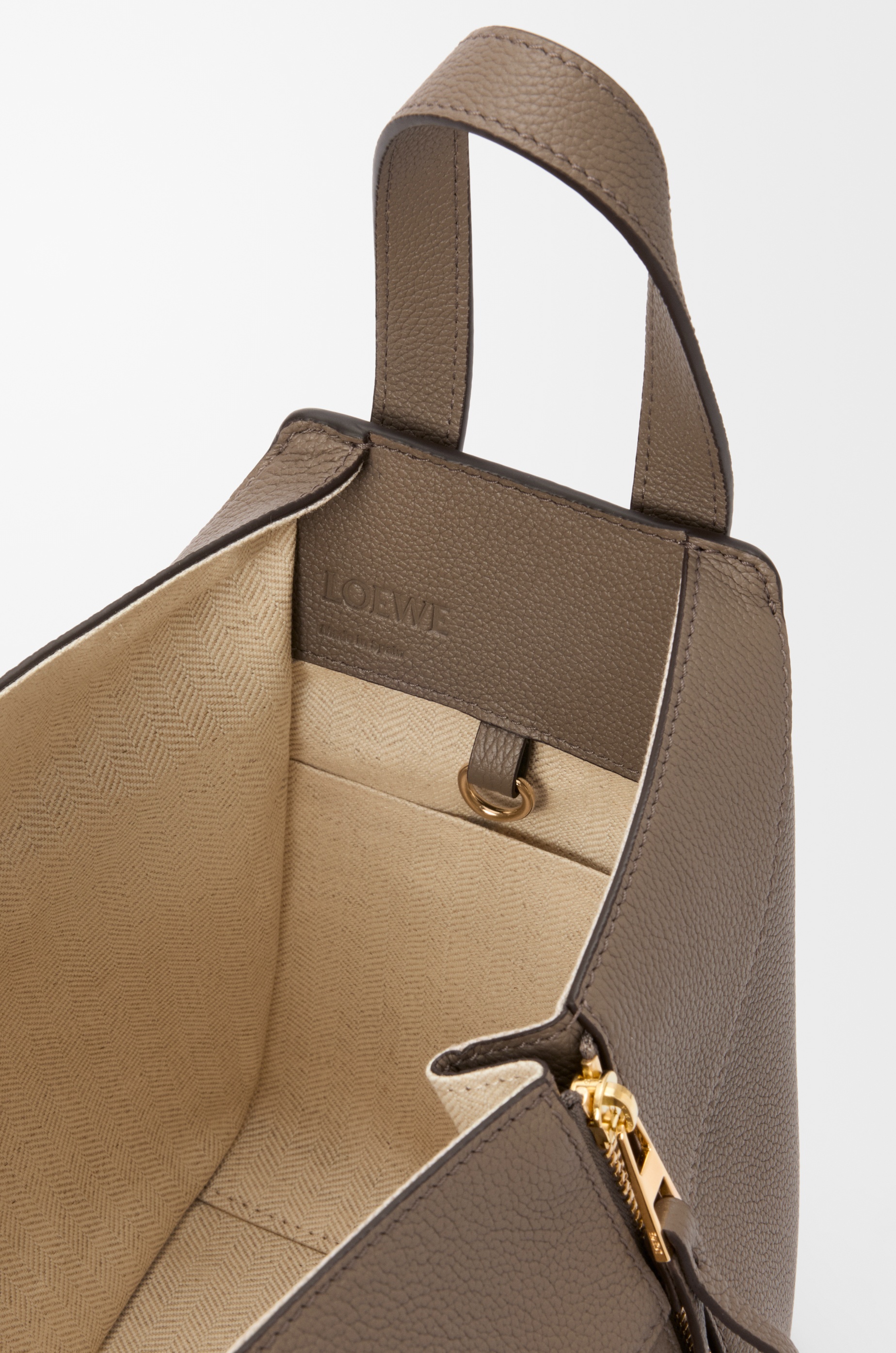 Compact Hammock bag in soft grained calfskin - 8