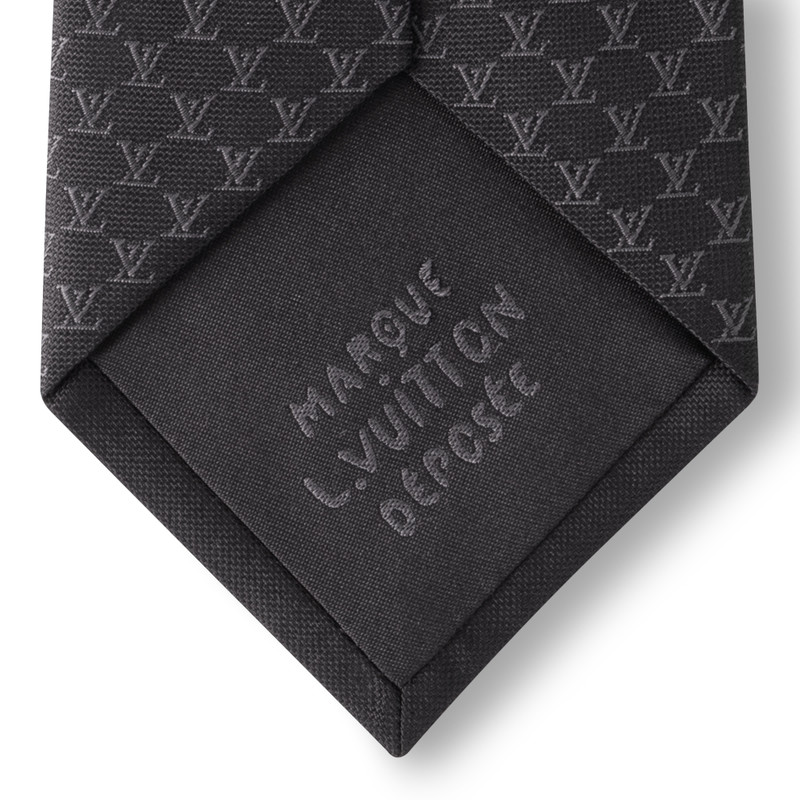 LV Fishnet Tie 4