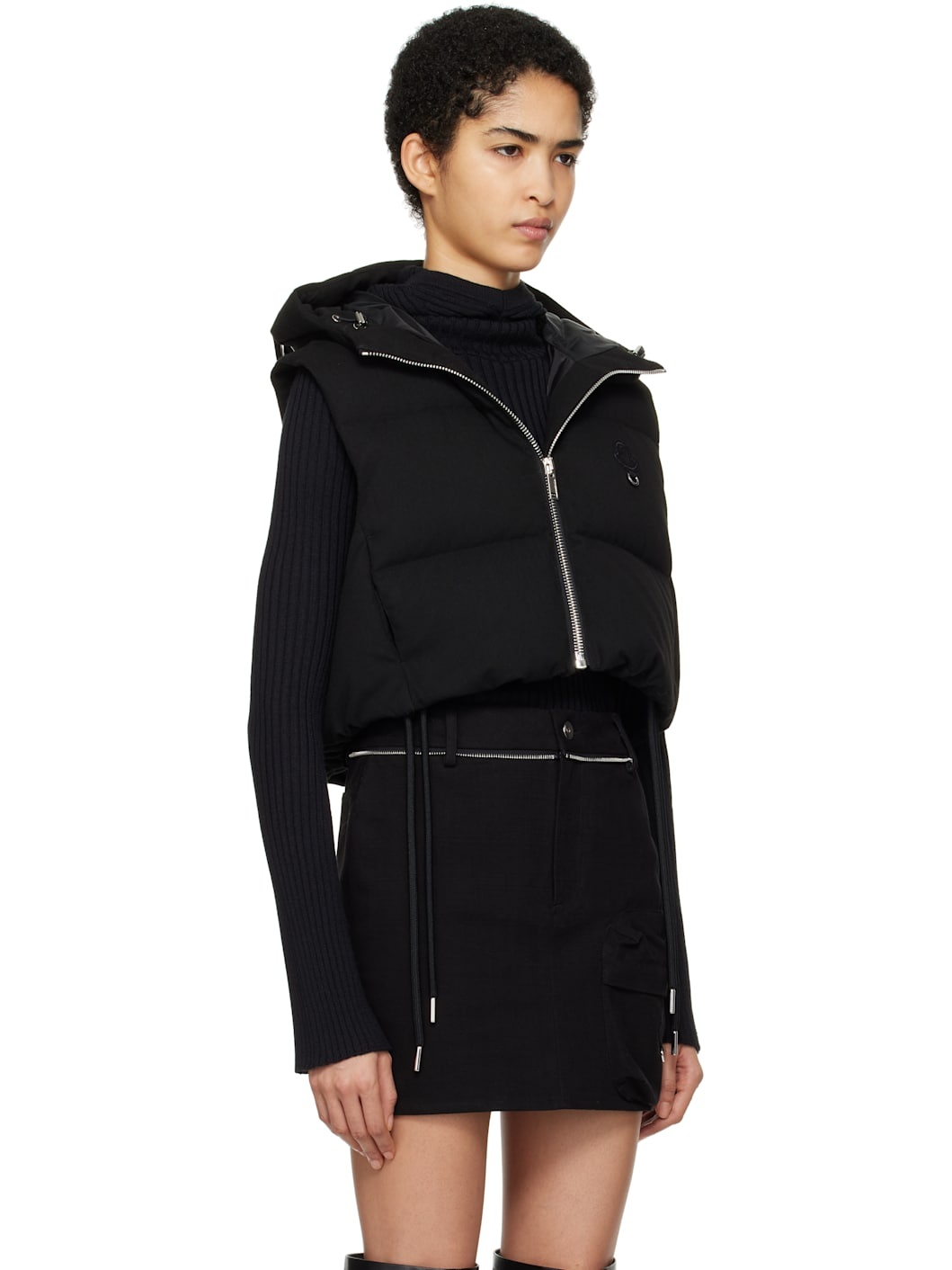 【MONCLER】XWillow Smith Alexiベスト Moncler Moncler x Willow Smith Black Alexi Down Vest