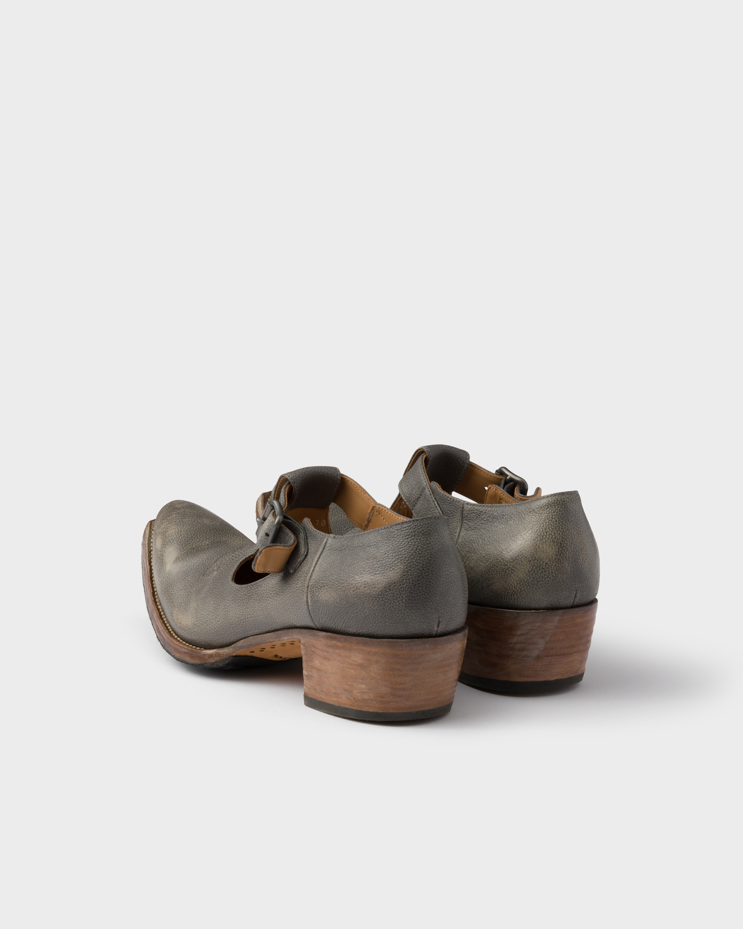 Antiqued leather shoes with buckle - 4
