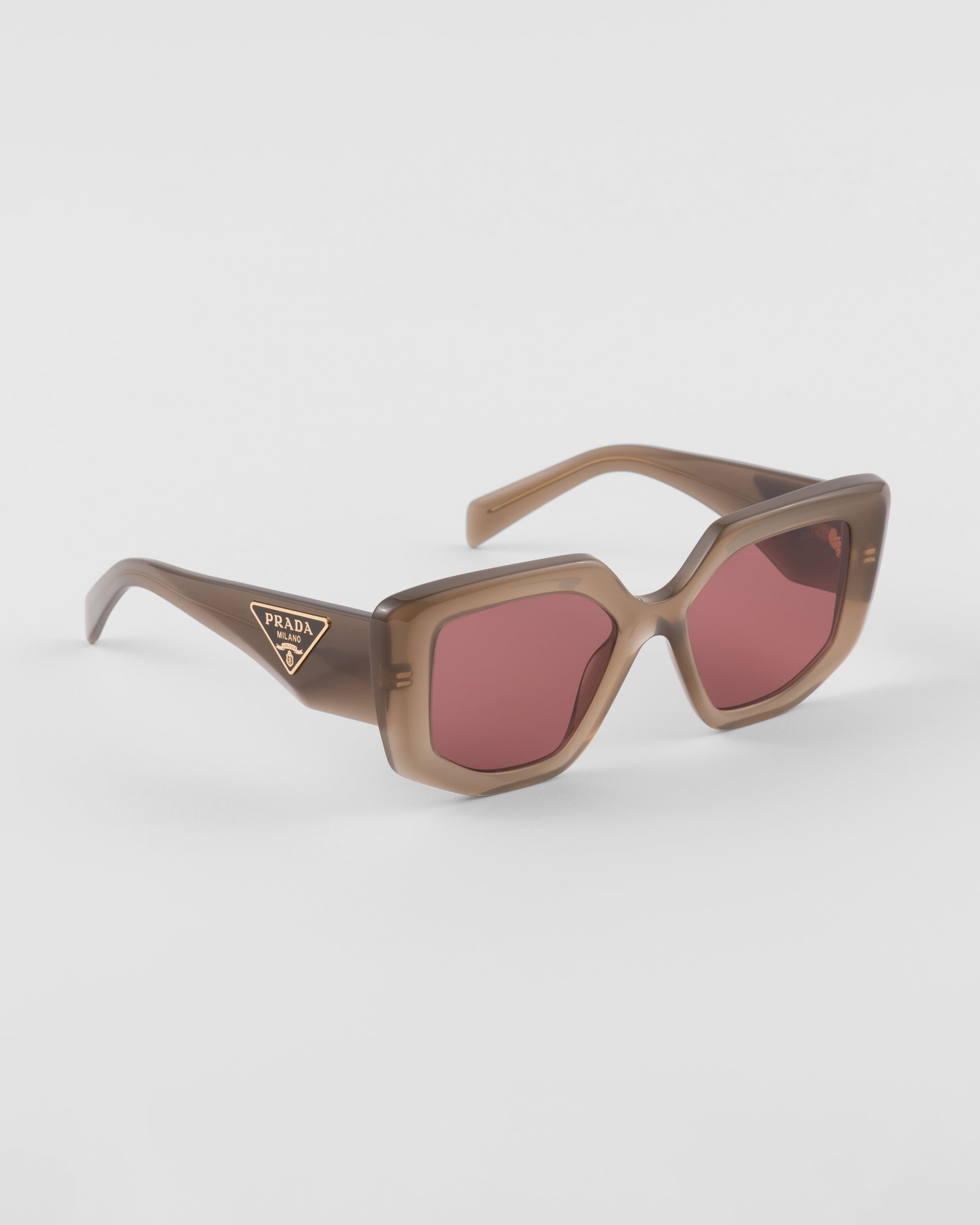 Sunglasses with the Prada logo - 3