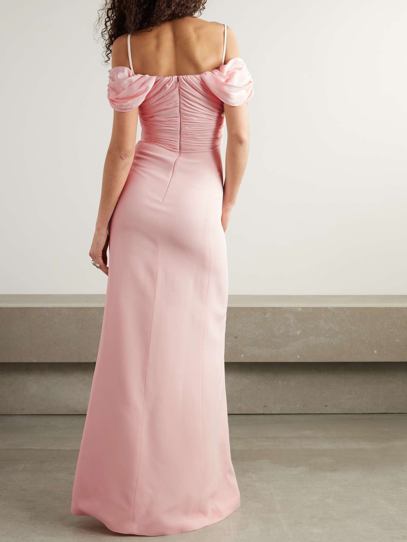 Cold-shoulder gathered crepe gown Blush - 3