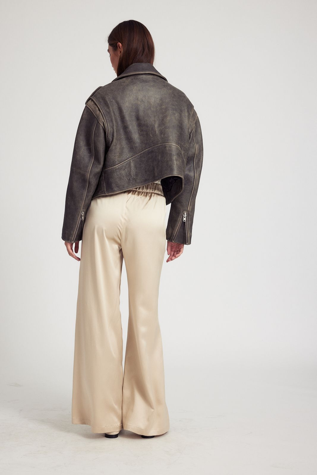 SAND SILK WIDE LEG PINTUCK PANTS - 4