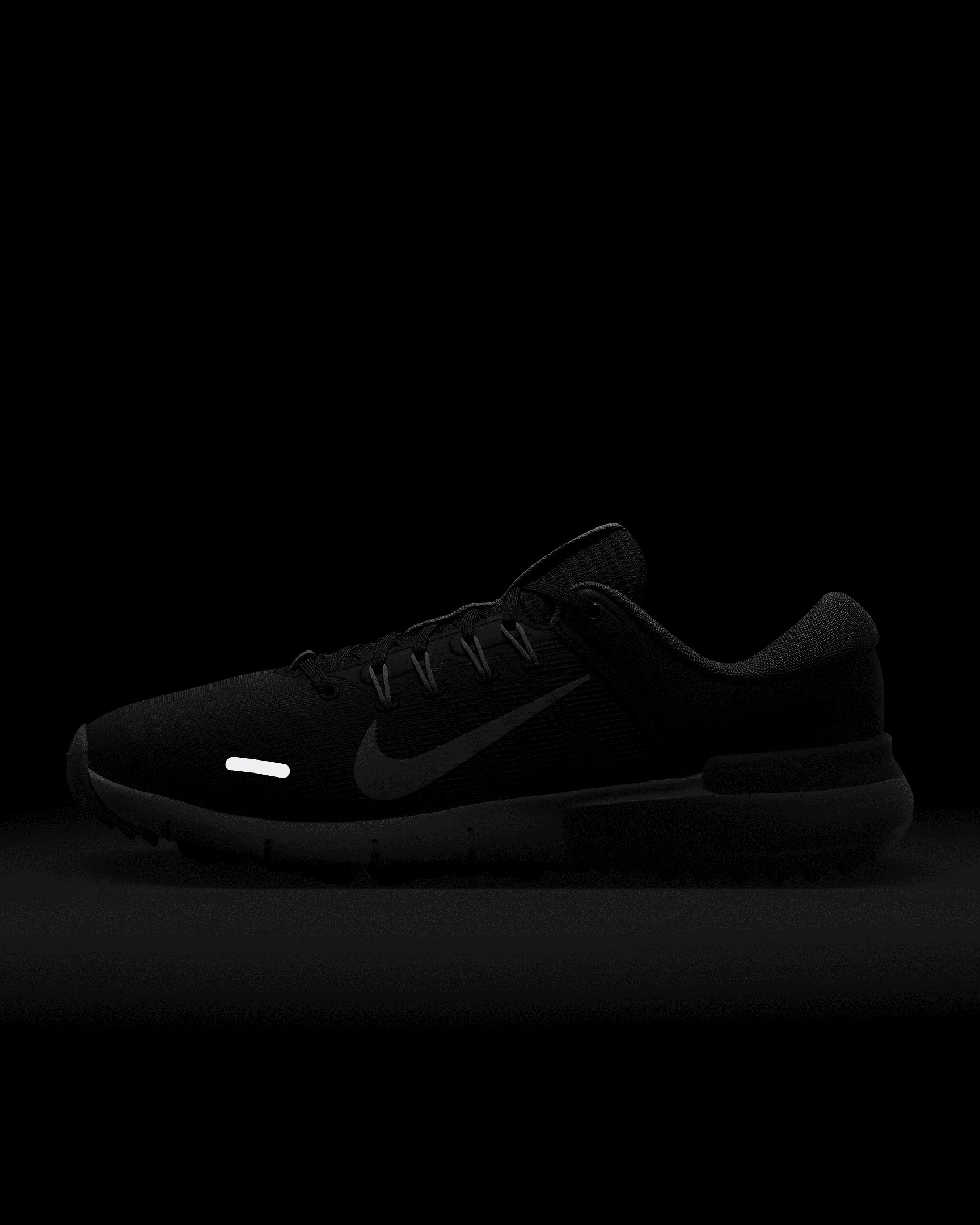 NIKE GOLF ブラック　サイズ32 81cm Amazon.com | Nike Infinity Tour 2 Golf Shoes (Wide) (FQ8325