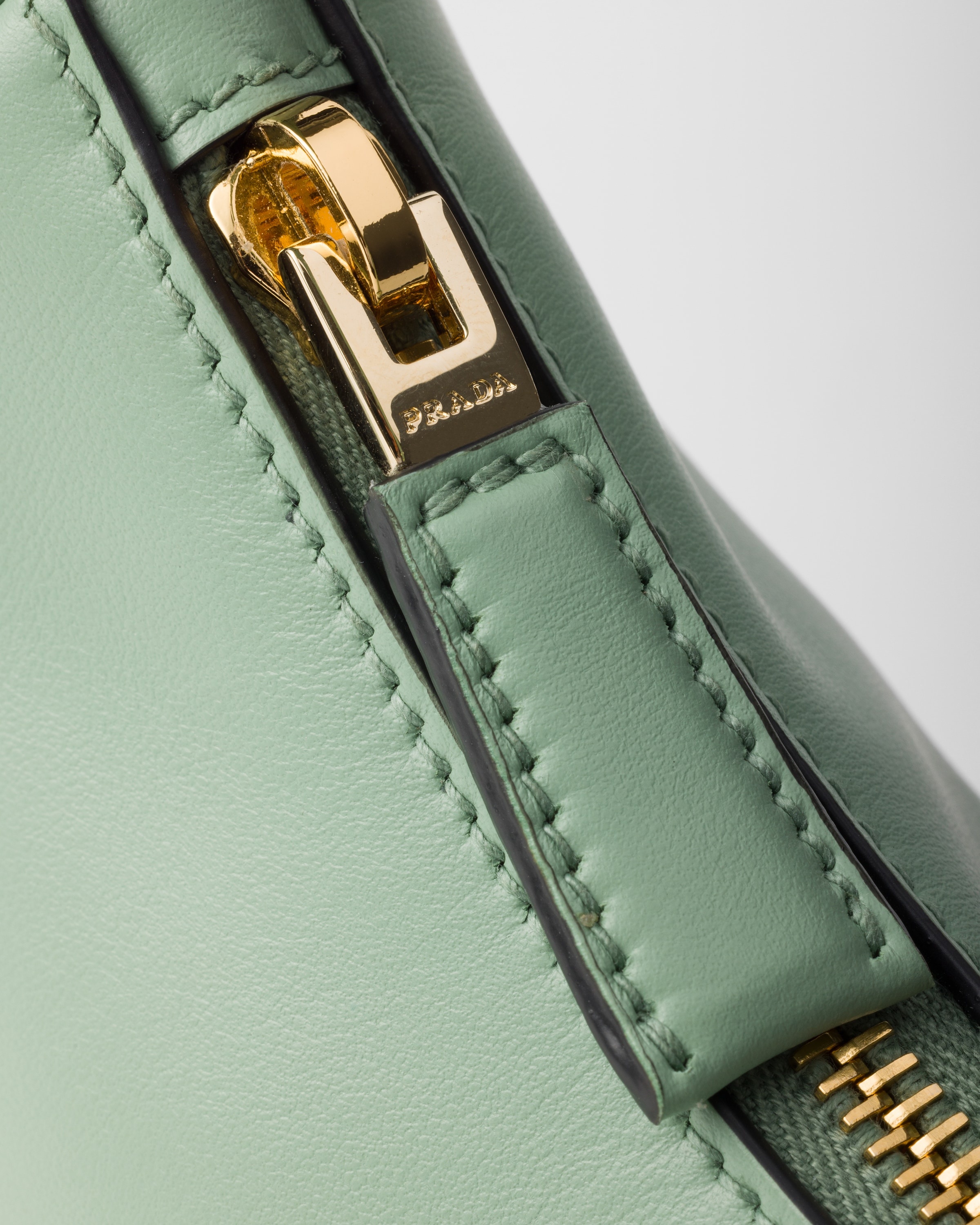 Prada Arqué leather shoulder bag - 5