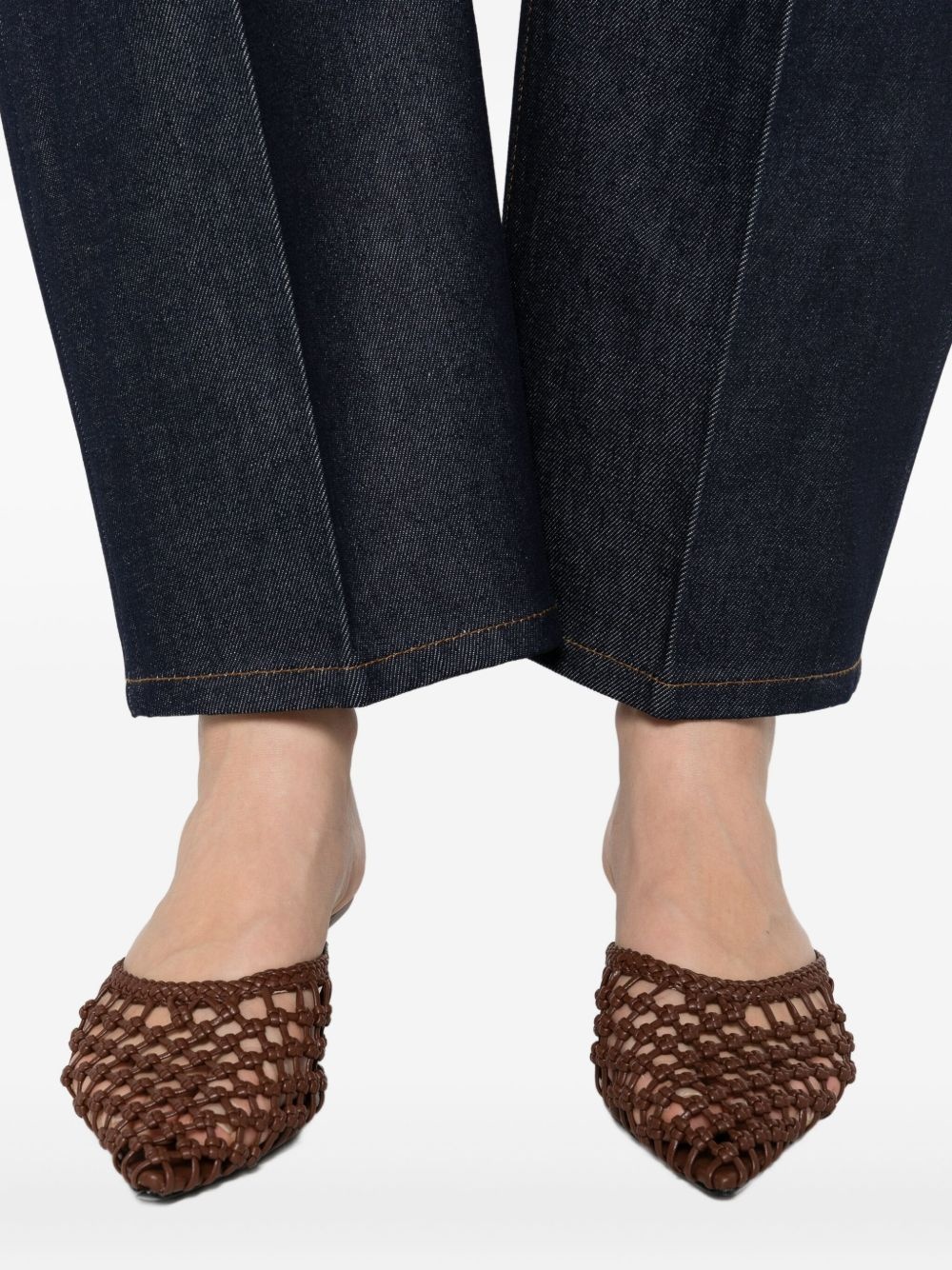dart-detailing jeans - 5