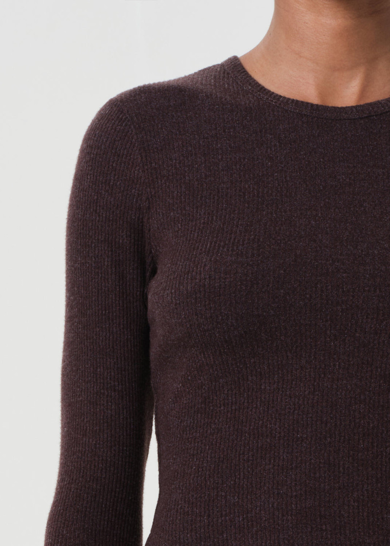 NEEMA TEE IN ROOT 5