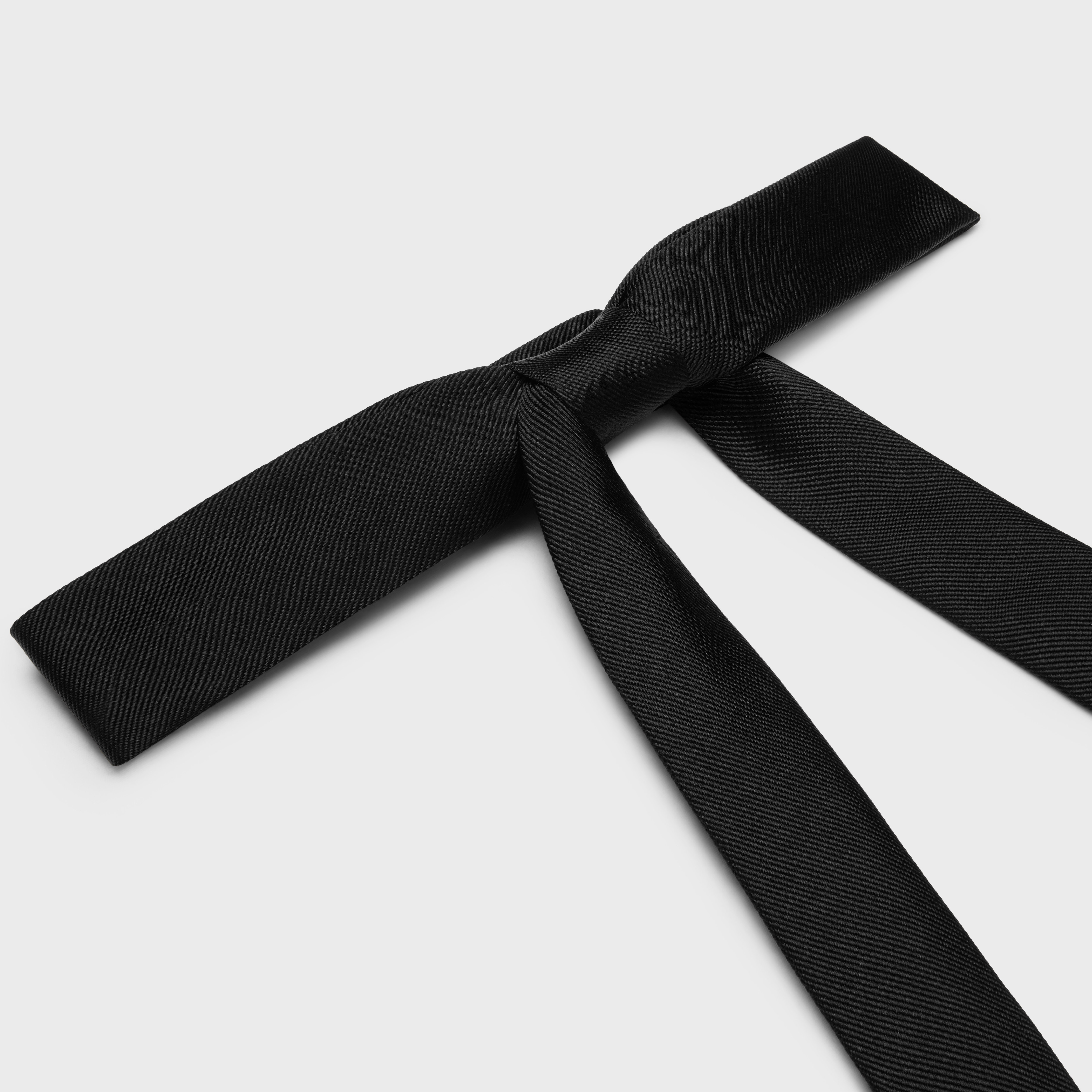 dandy bow tie in diagonal silk 2