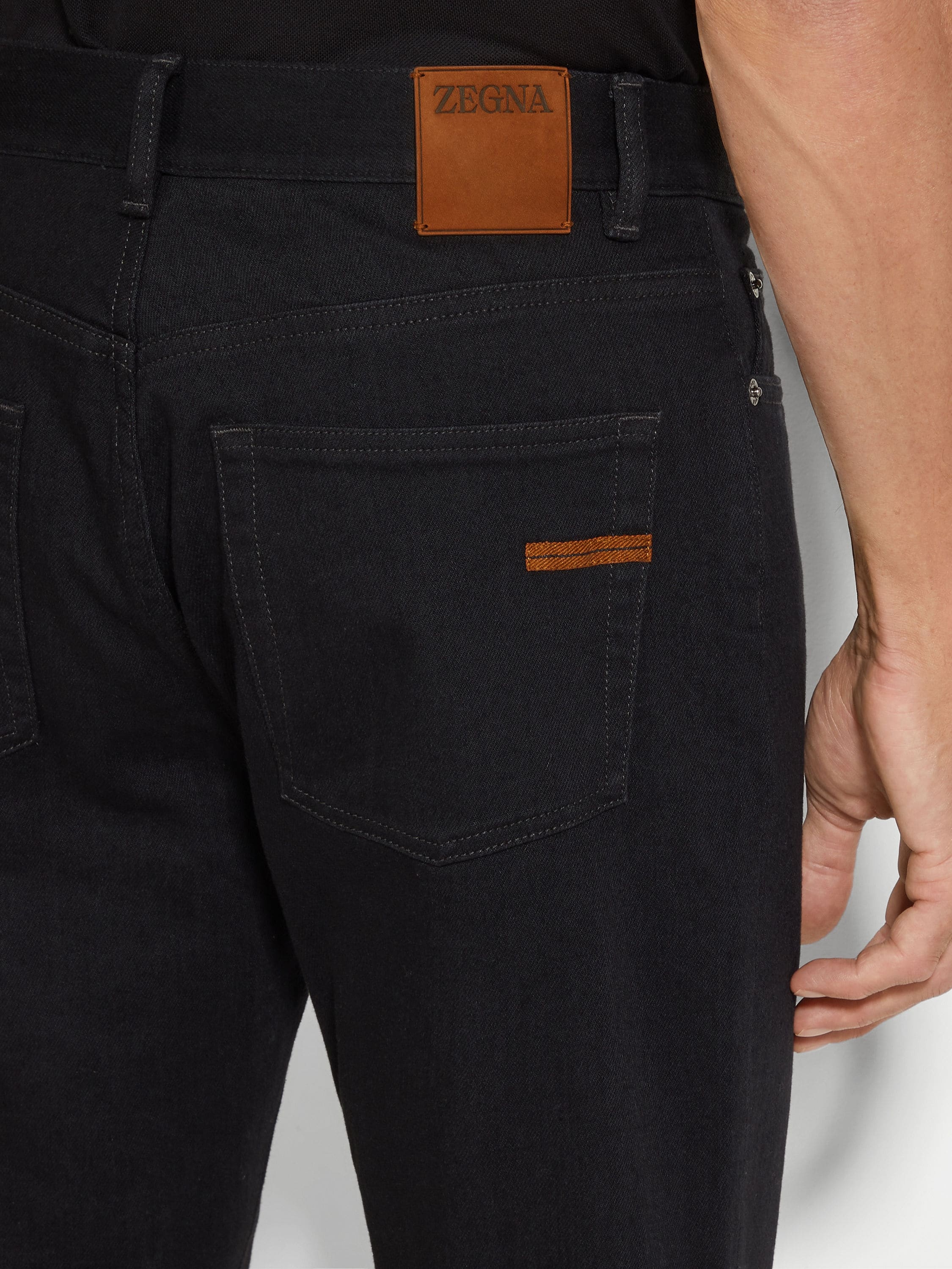 BLACK RINSE-WASHED STRETCH COTTON ROCCIA JEANS - 2