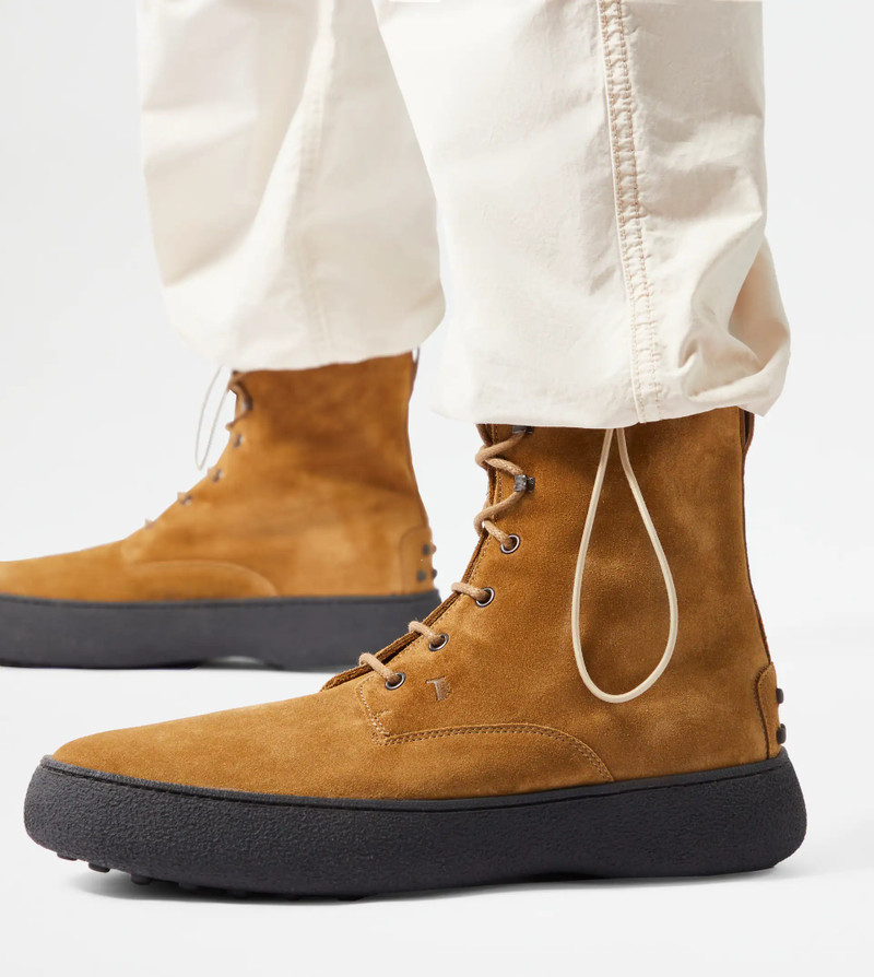 Tod's TOD'S W. G. ANKLE BOOTS IN SUEDE - BROWN outlook