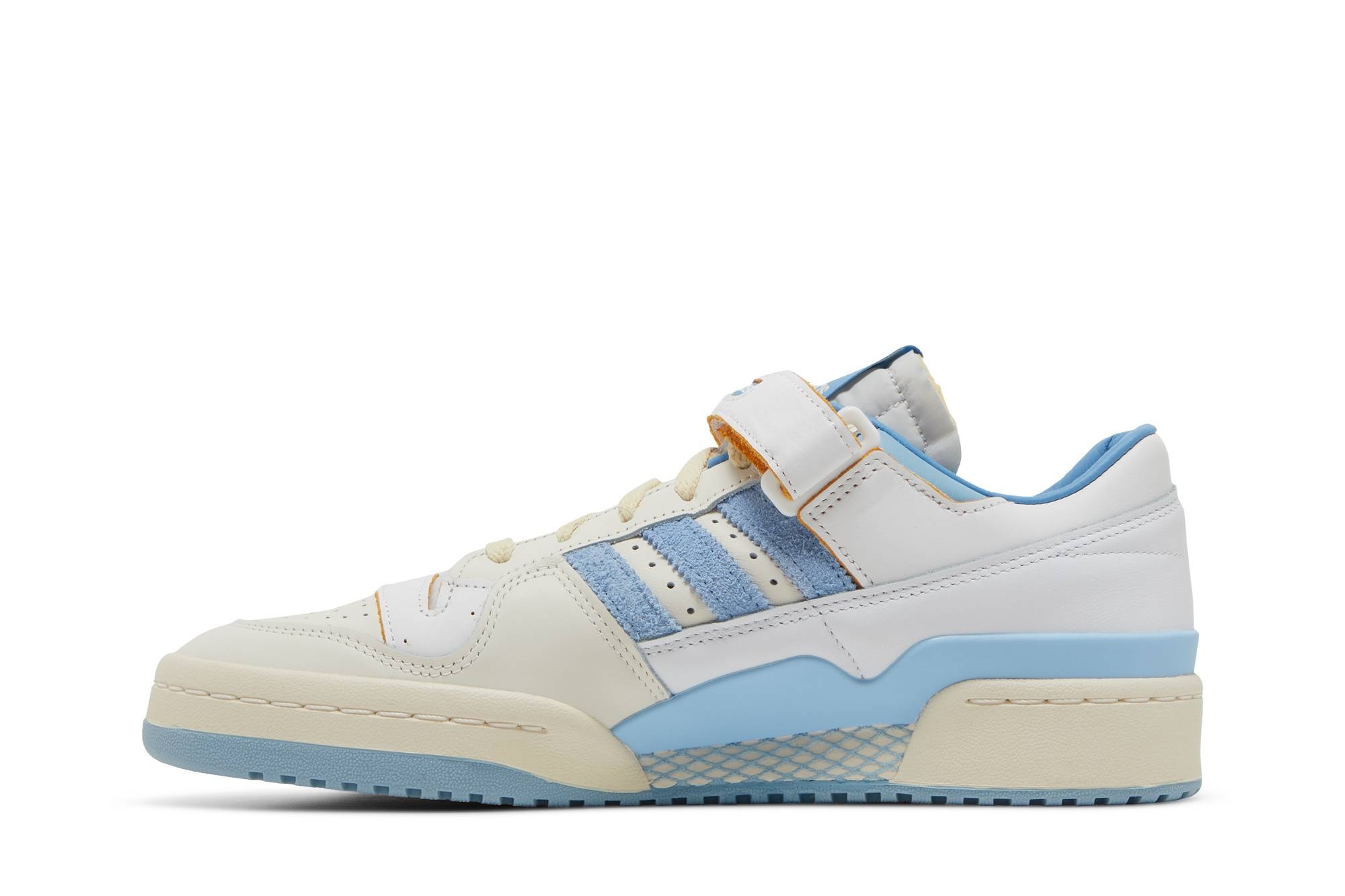 Forum 84 LG 'White Clear Sky' - 3