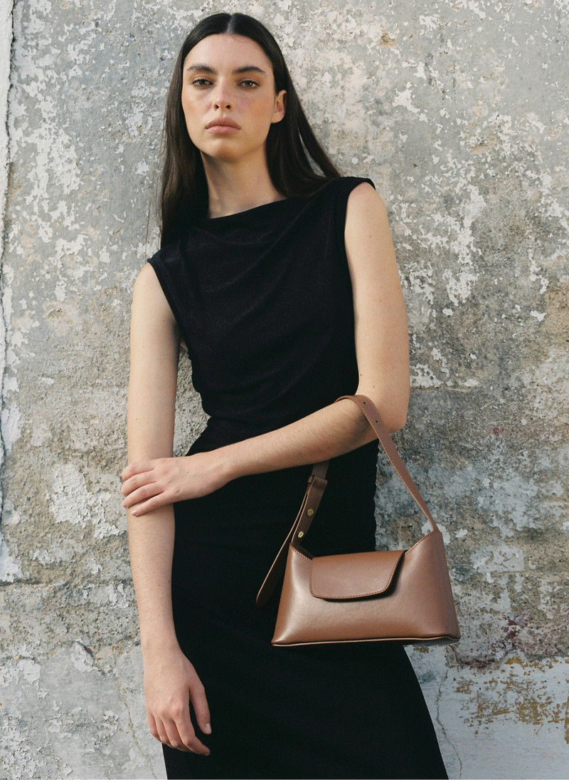 Elleme Envelope Leather Cognac outlook