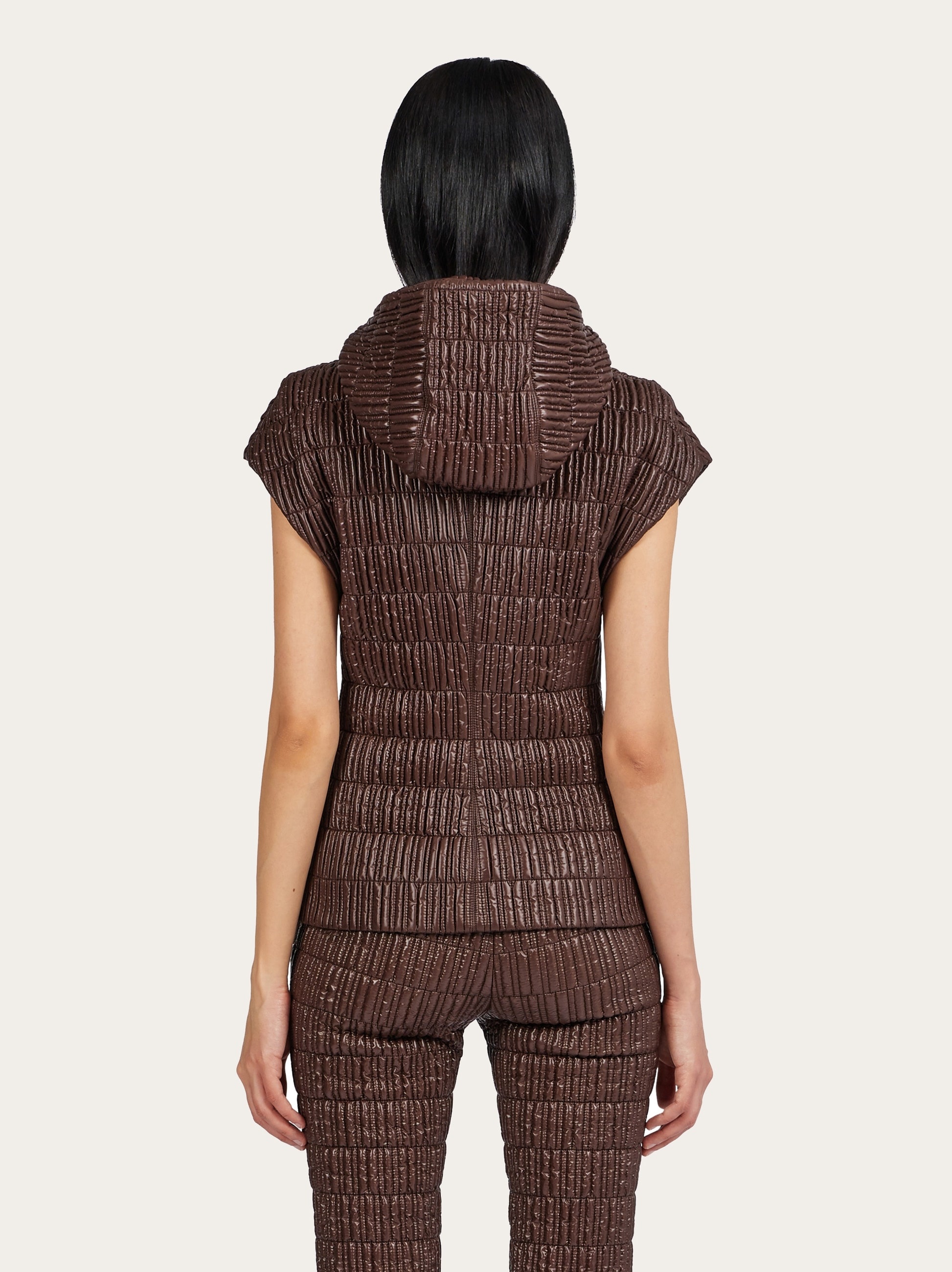 Sleeveless quilted jacket - 3