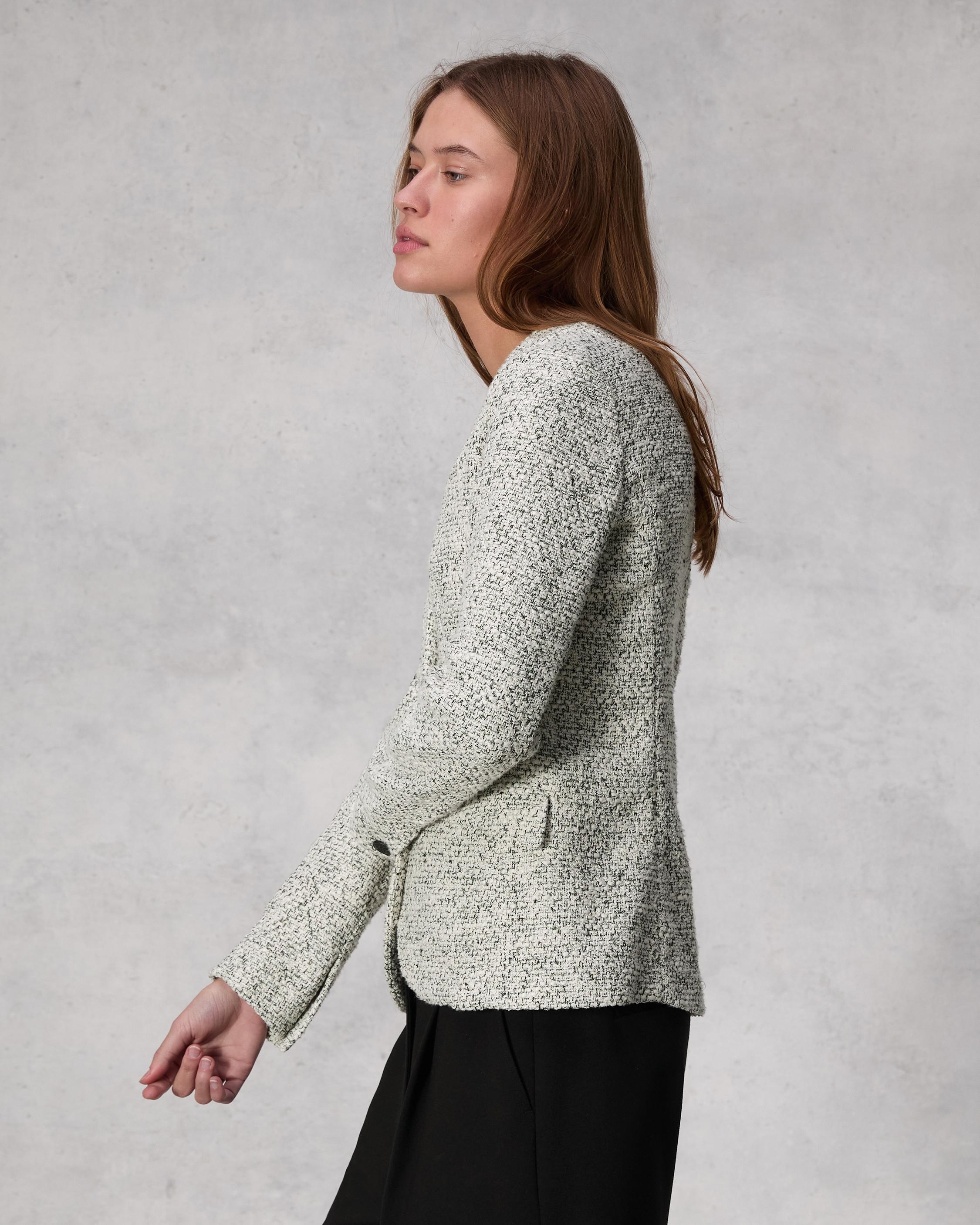 Elise Tweed Blazer
Classic Fit - 4