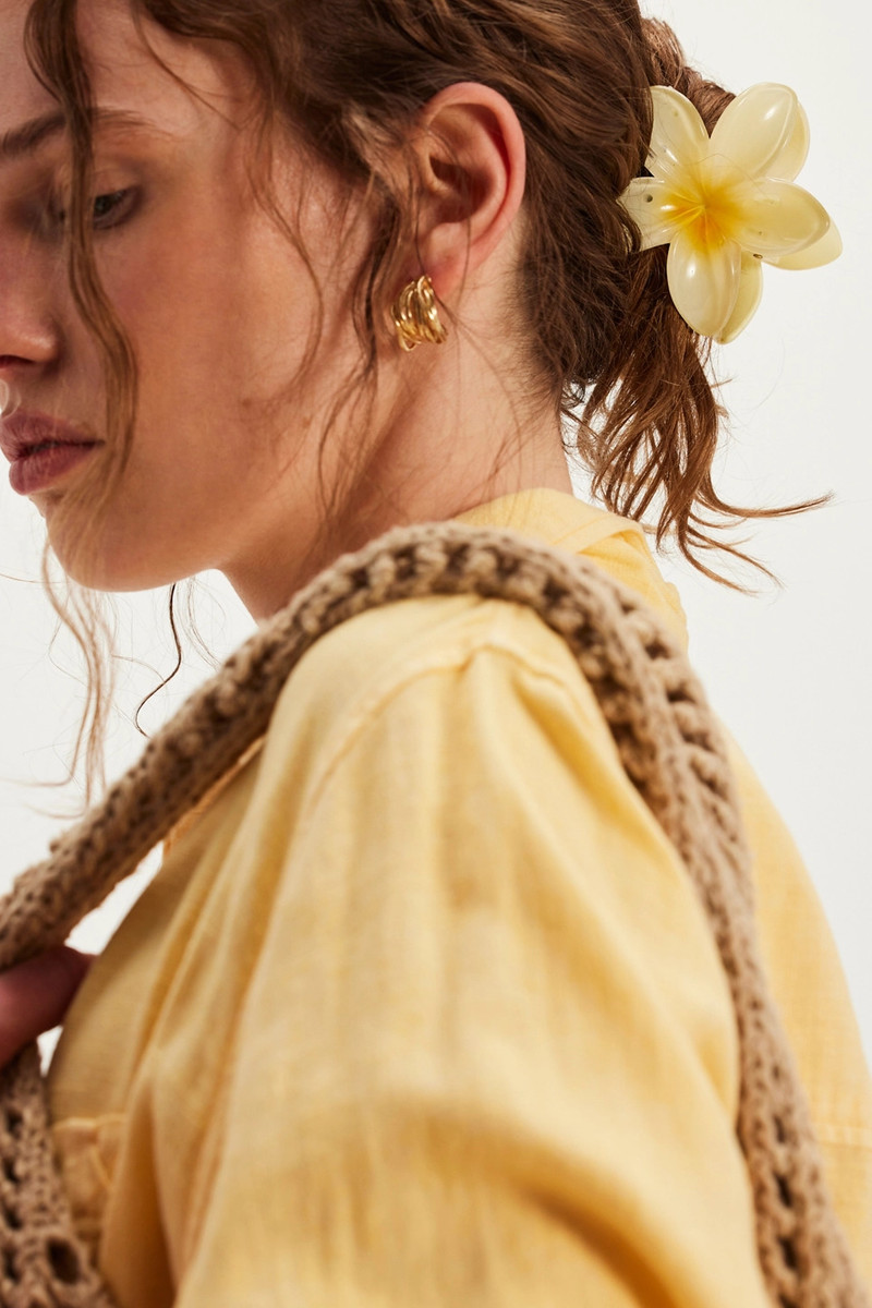 Wakes Floral Claw Clip 1
