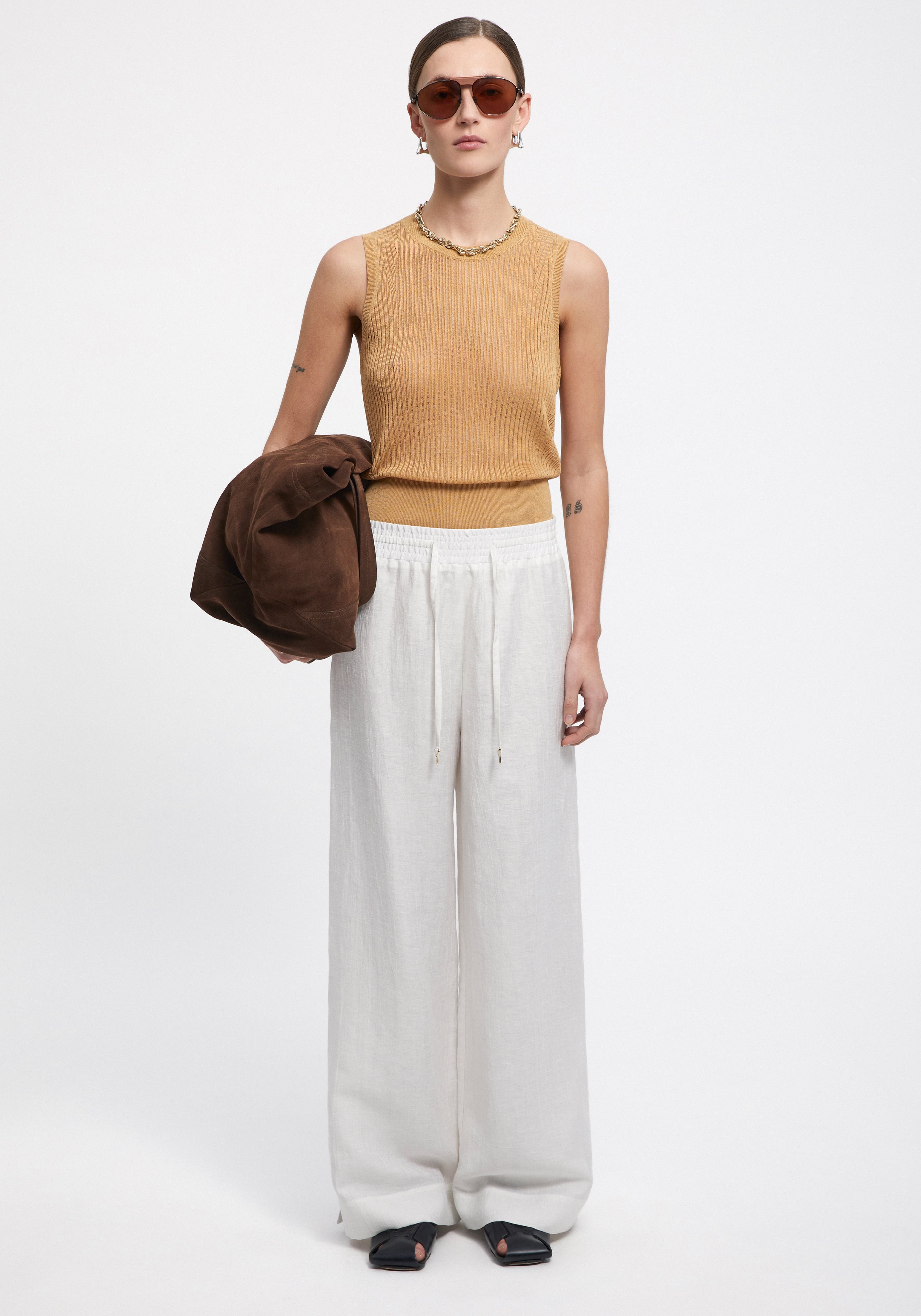 IZZY
Ribbed vest - 3