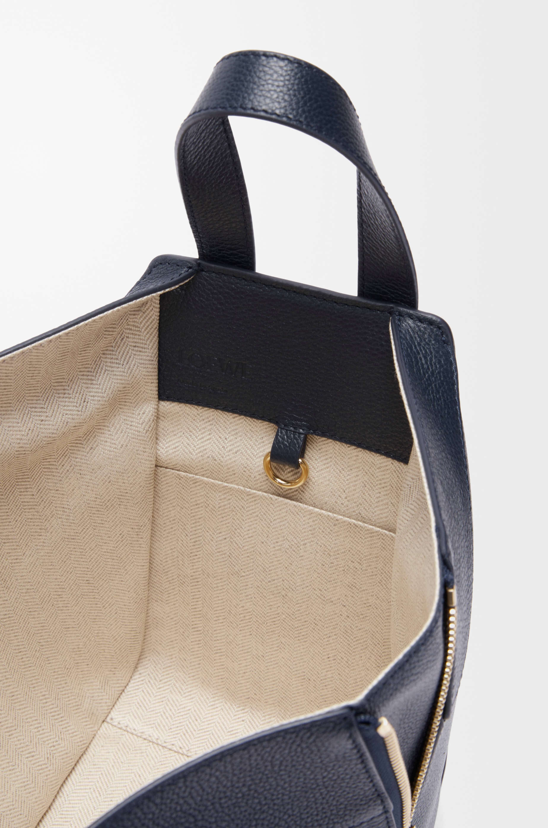 Compact Hammock bag in soft grained calfskin - 8