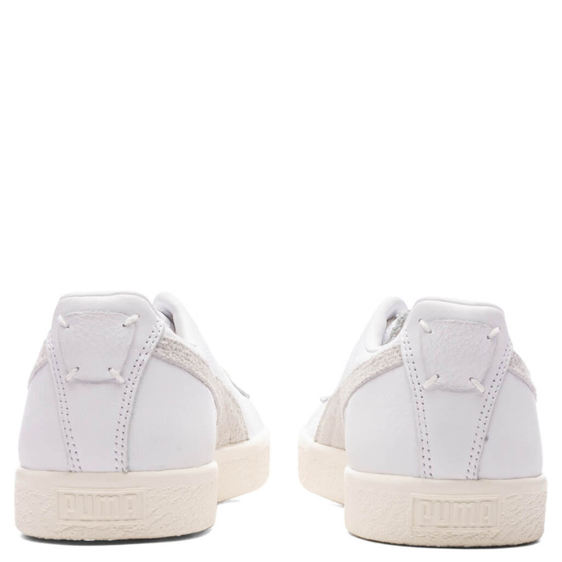 PUMA CLYDE BASE - WHITE/FROSTED IVORY/TEAM GOLD outlook