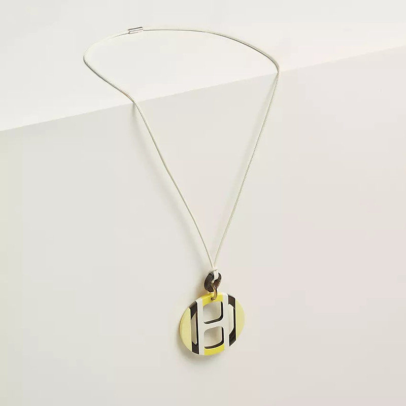 Hermès H Equipe pendant outlook