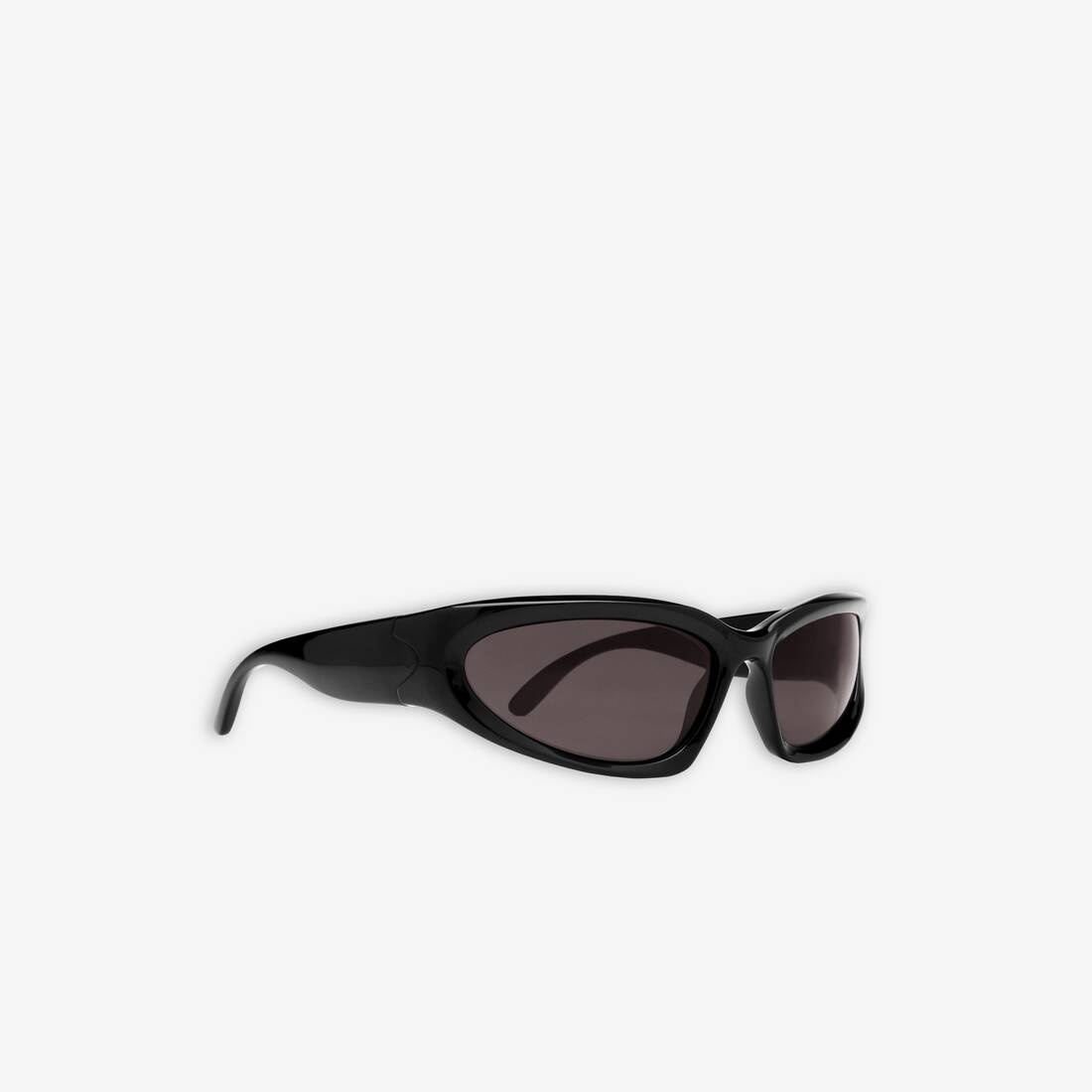 Swift Oval Sunglasses in Black - 3