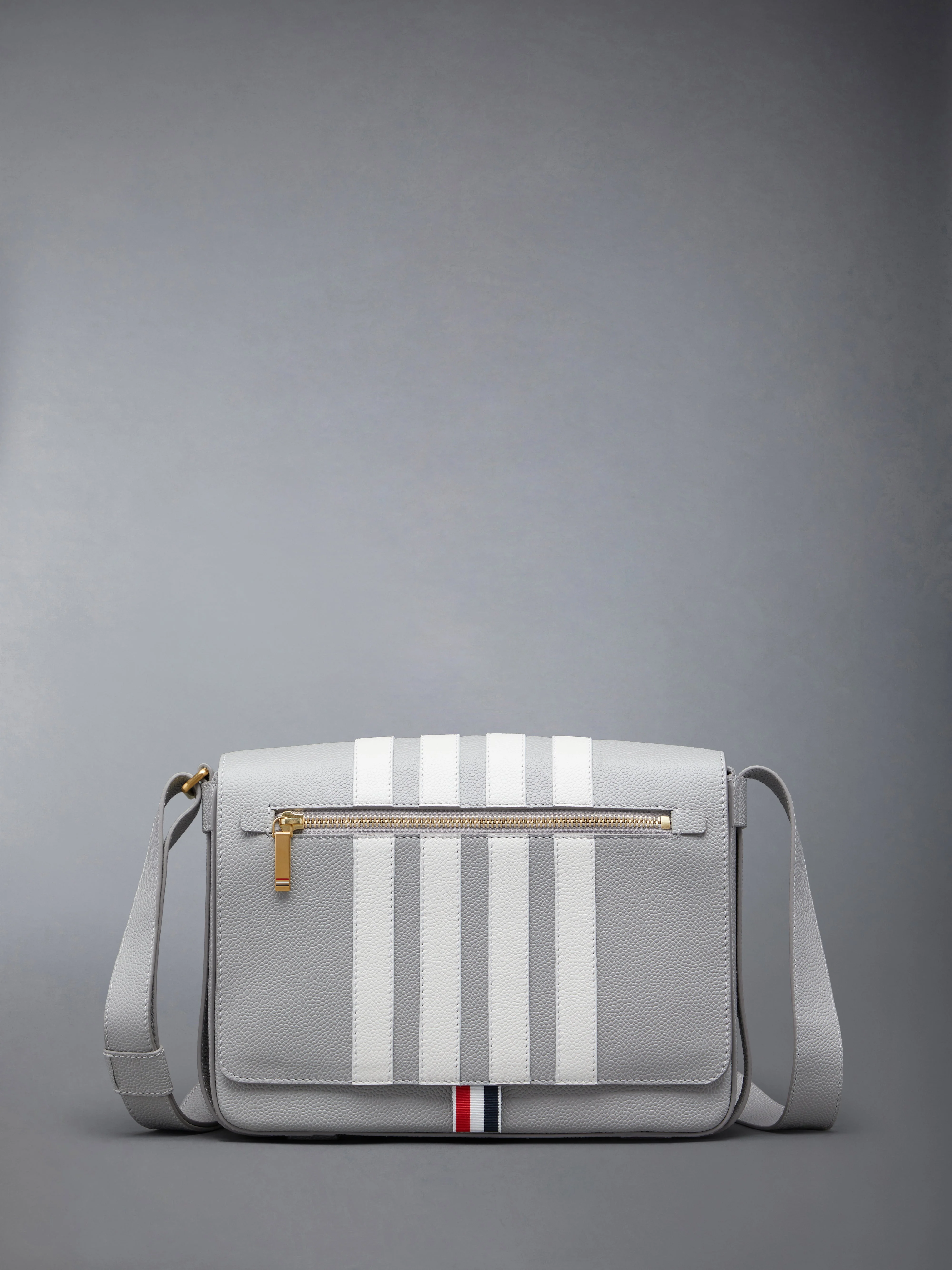 Pebble Grain 4-Bar Reporter Bag - 1