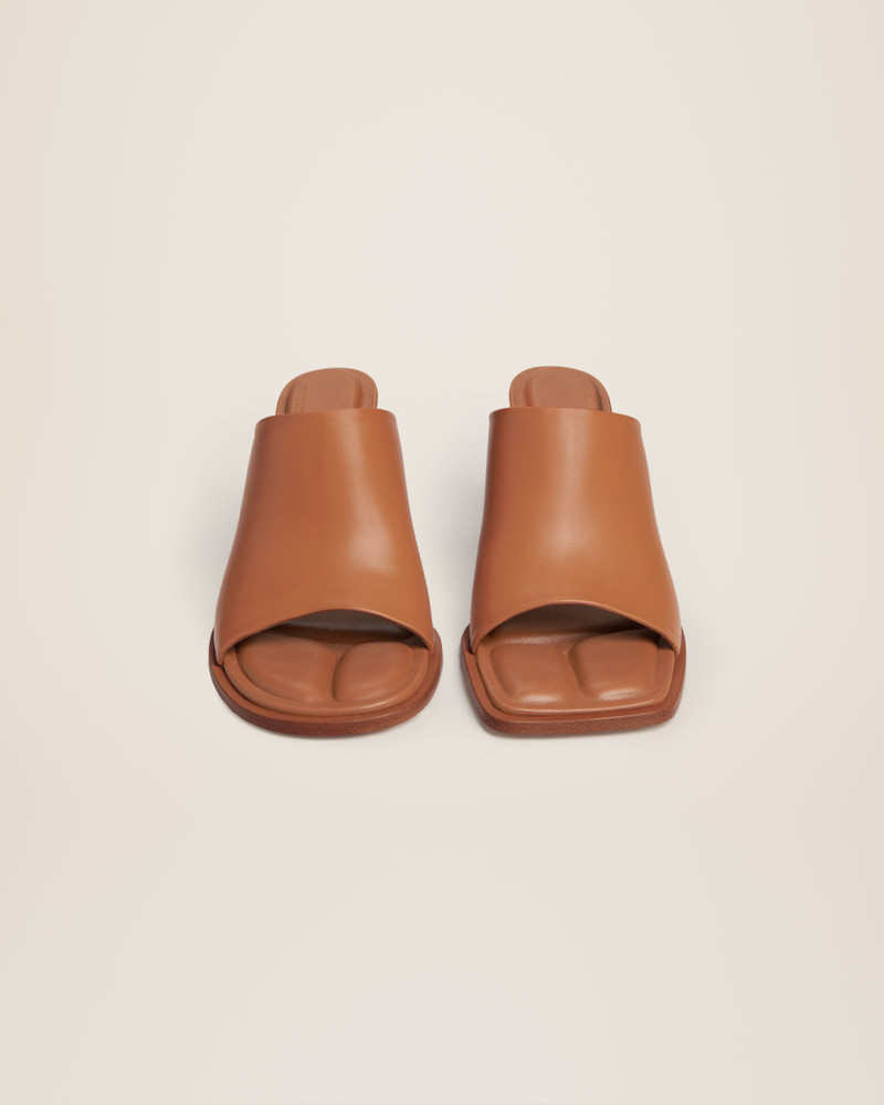 JACQUEMUS Les mules rond carré outlook