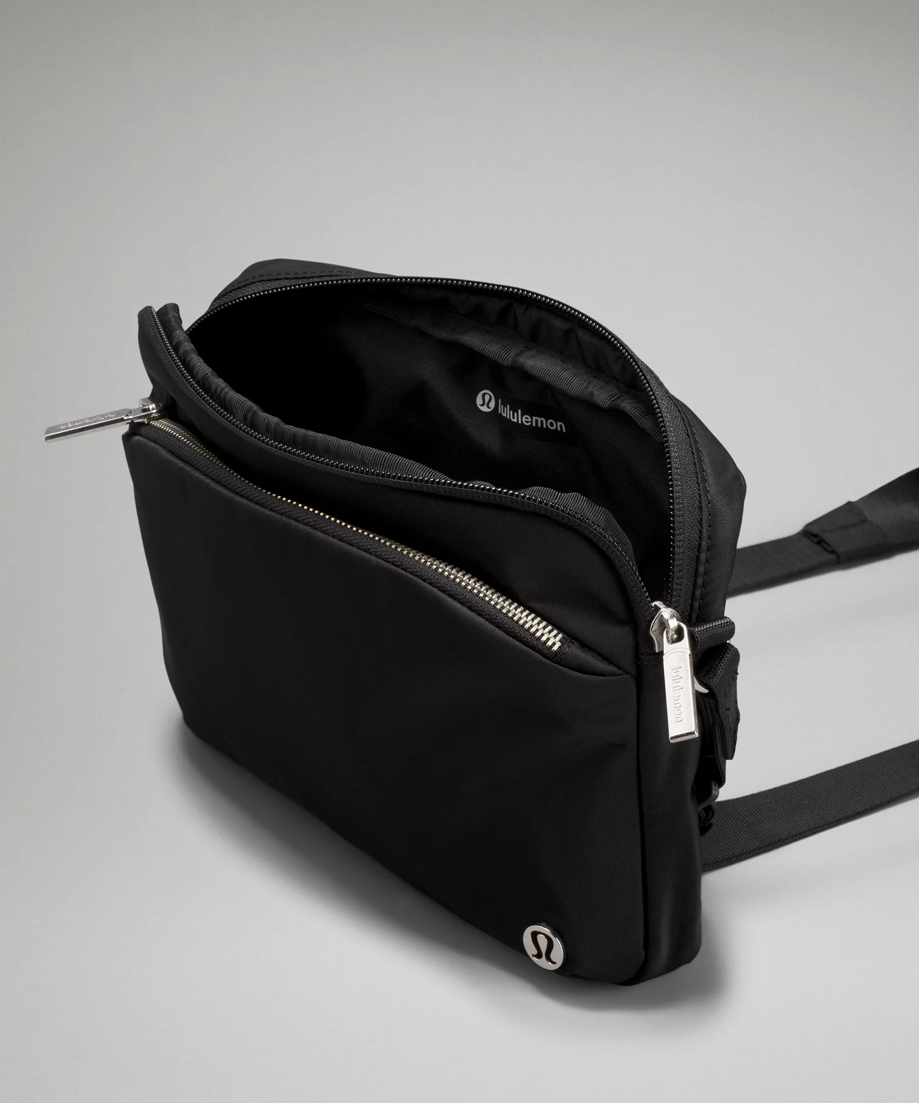 City Adventurer Crossbody Bag 2.5L - 4