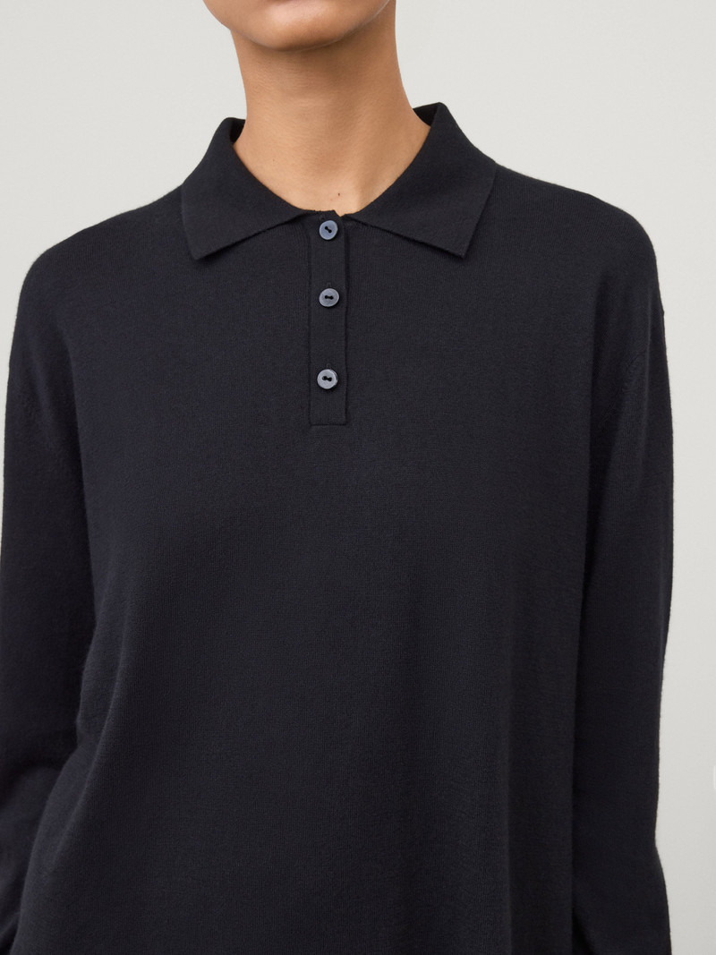 The Caisa Sweater 4