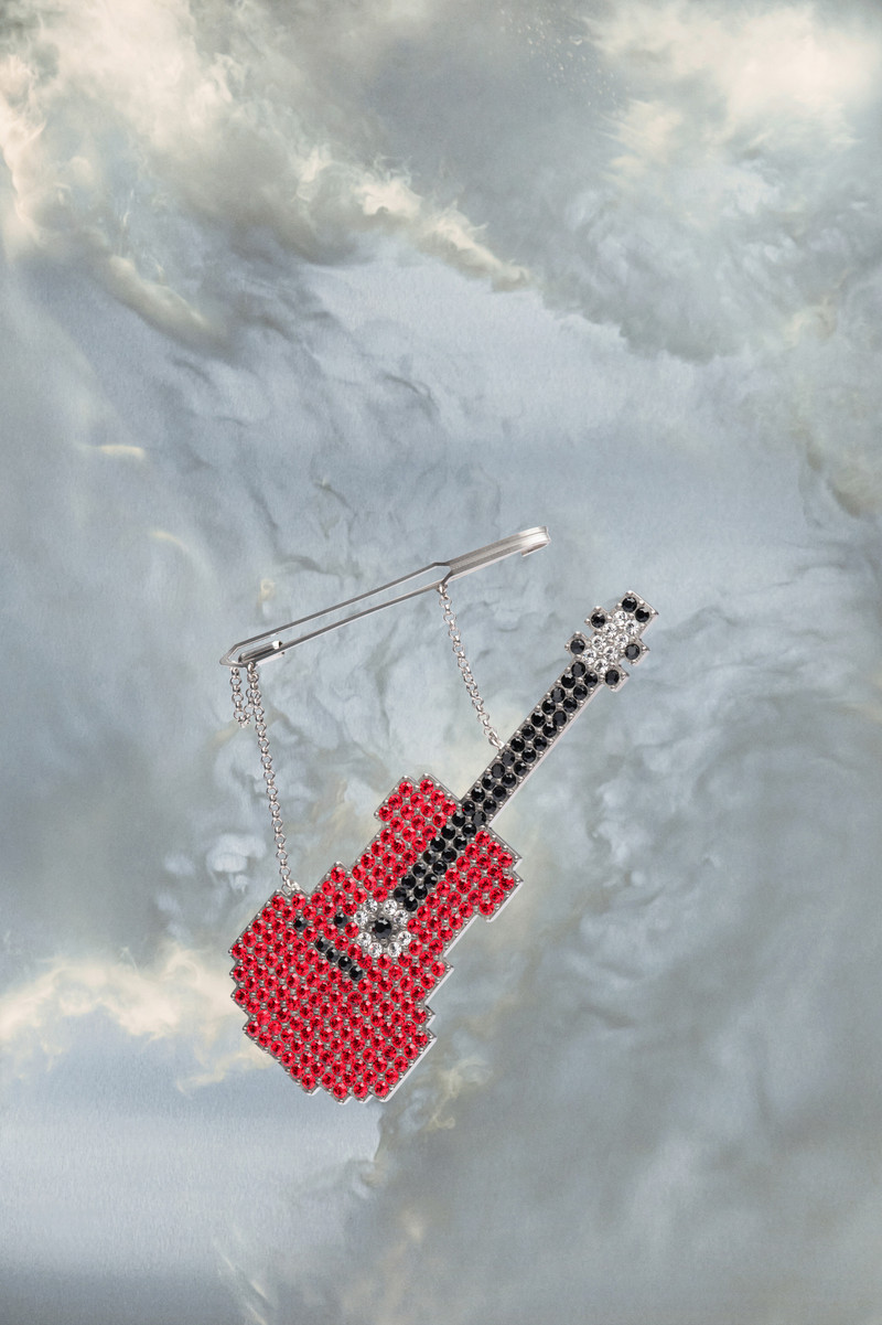 Guitar rhinestone brooch 1