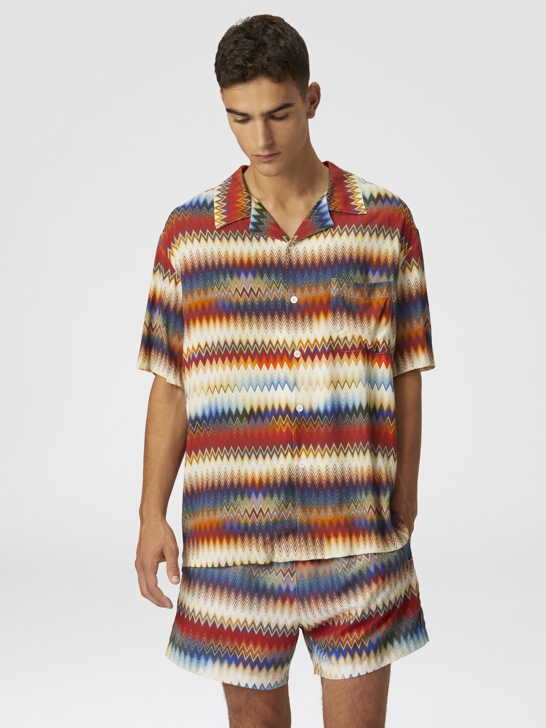 Swim shorts with gradient micro zigzag print - 4