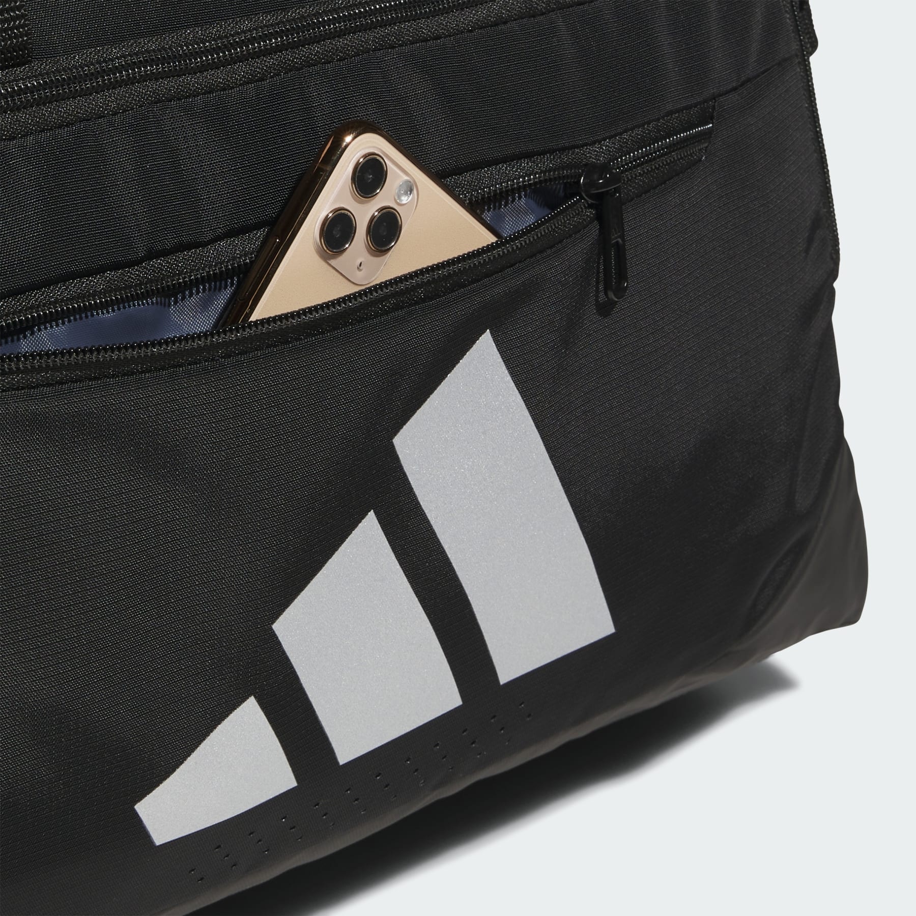 Defender 5 Small Duffel Bag - 3