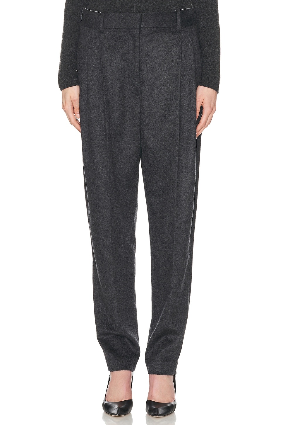 Richelle Pant - 1
