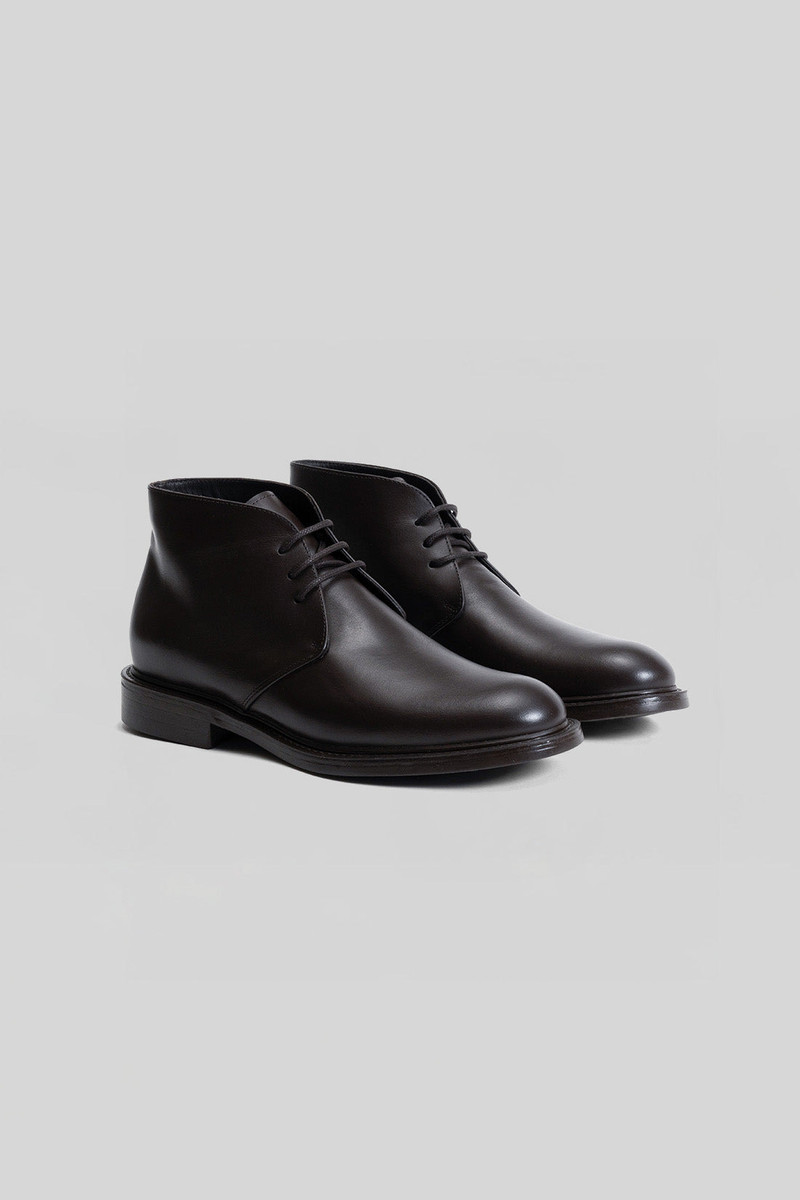 ROBERT BARAKETT Nelson Chukka Boot outlook