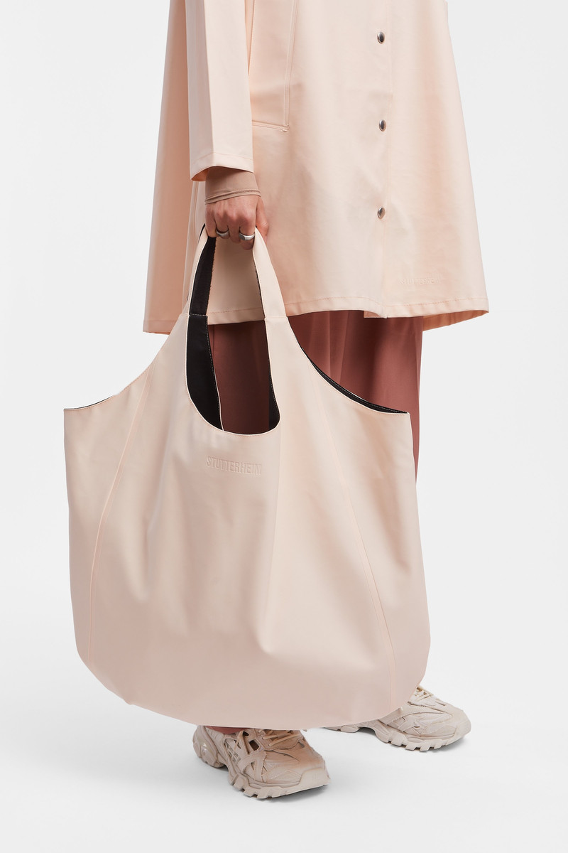 Stutterheim Svea Bag Peach outlook