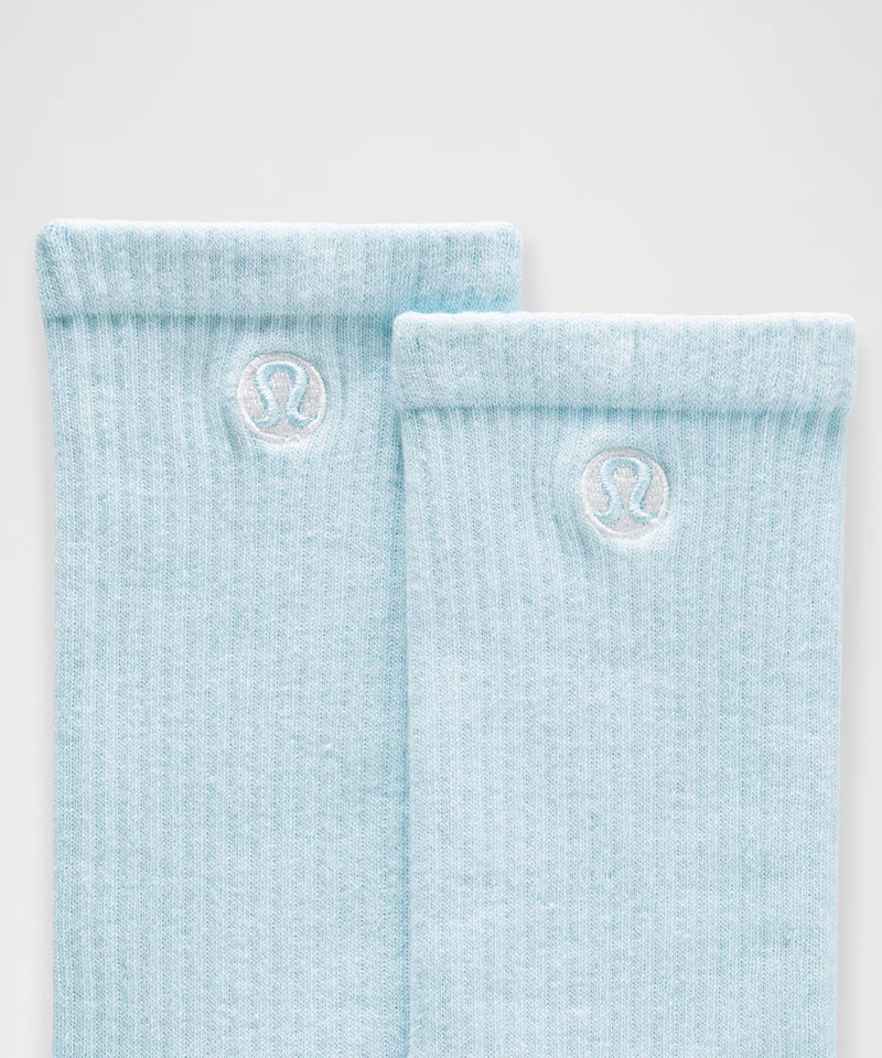 lululemon Unisex Daily Essential Crew Socks outlook