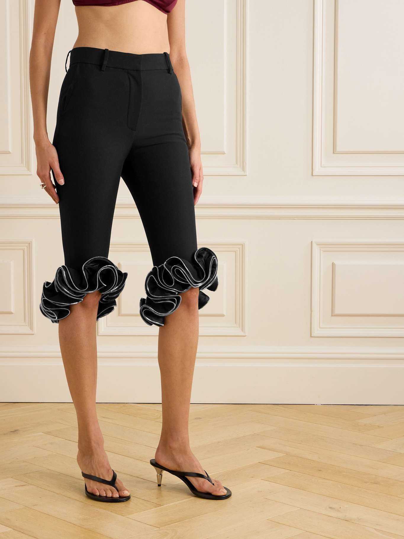 Cropped zip-embellished ruffled woven skinny pants - 3