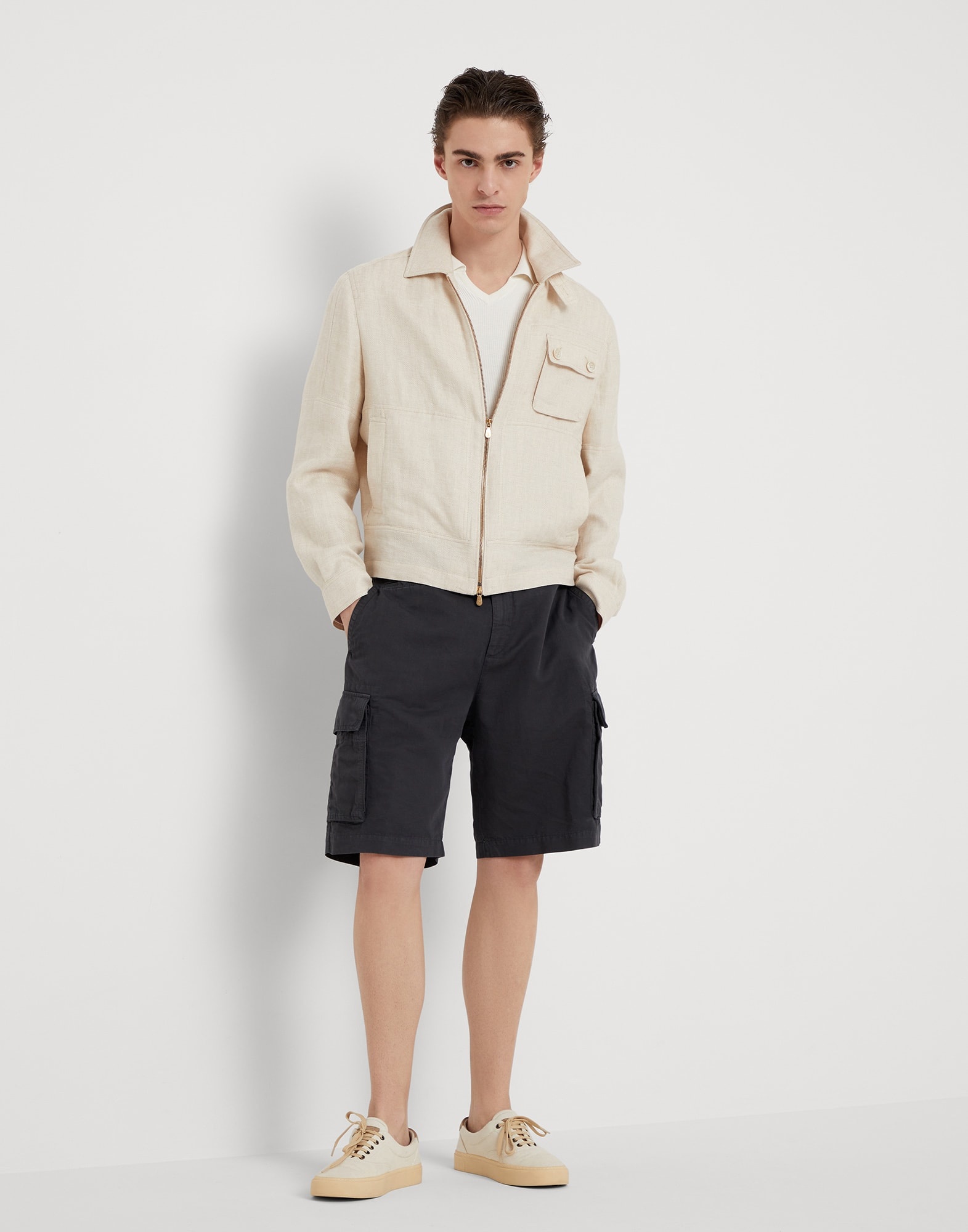 Garment-dyed Bermuda shorts in twisted linen and cotton gabardine with cargo pockets - 4