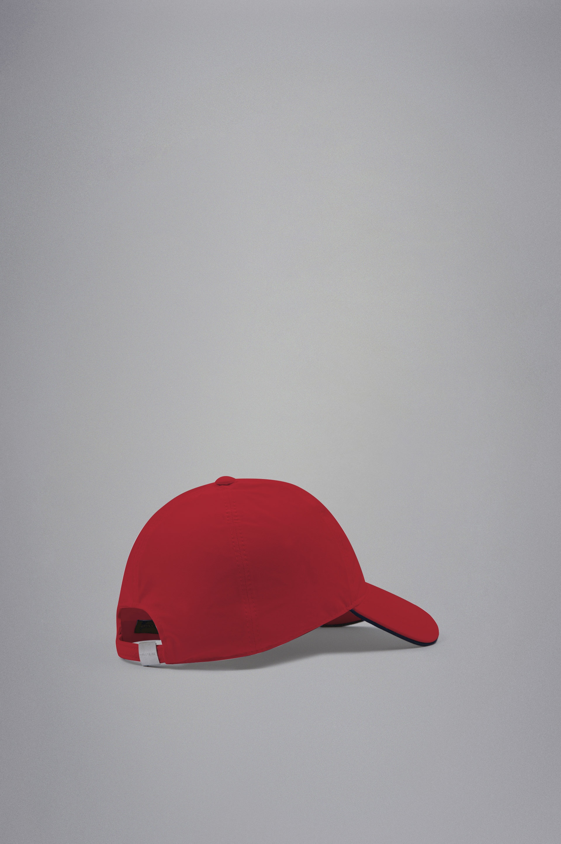 BASEBALL CAP WITH EMBLEM - 3