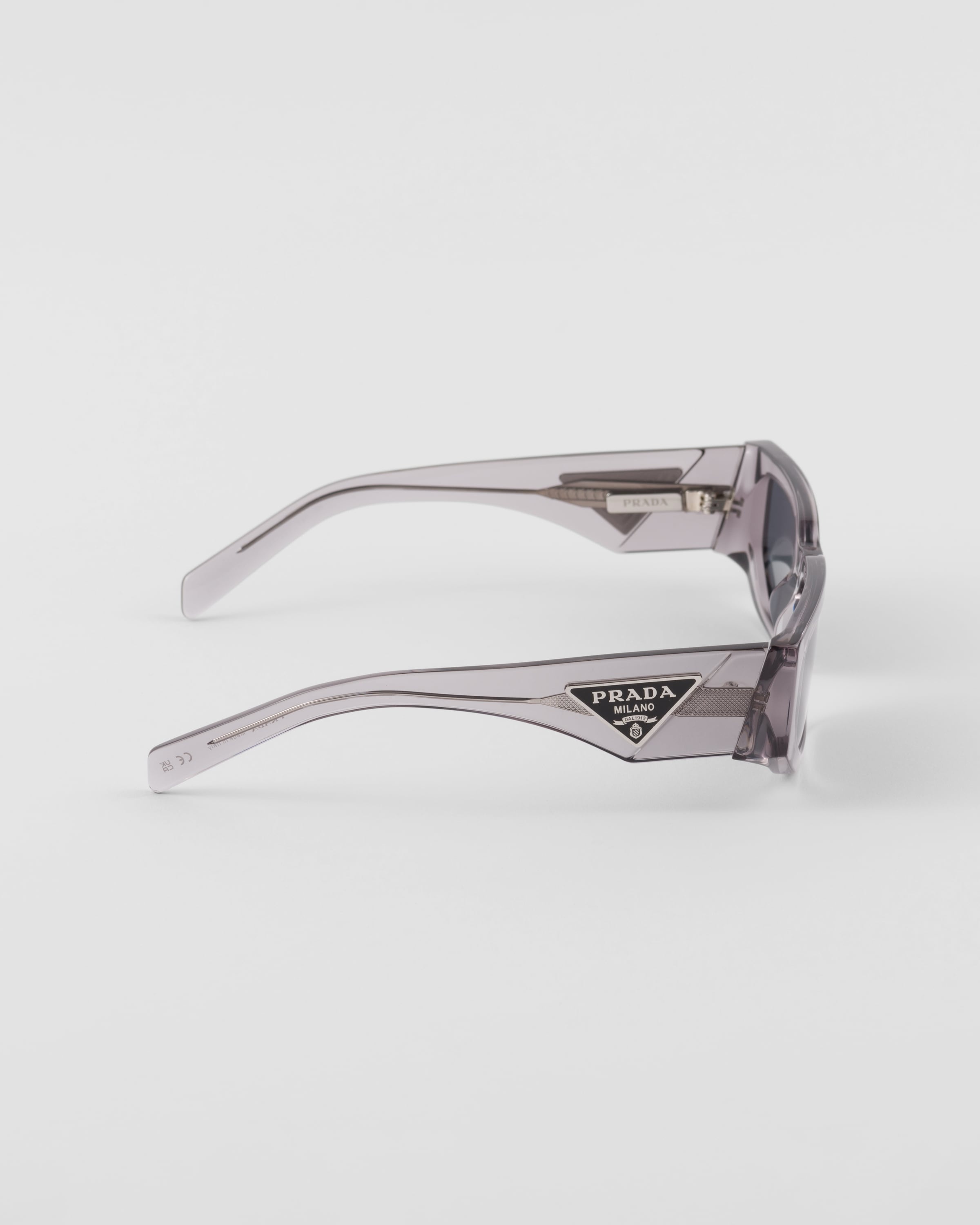 Sunglasses with triangle logo - 4