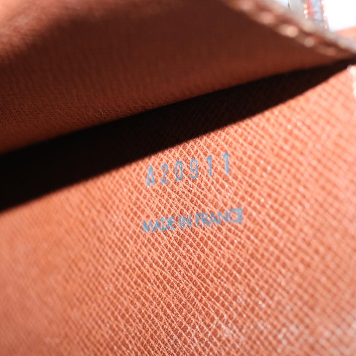 LOUIS VUITTON Epi Biface Hand Bag Brown M52323 - 12