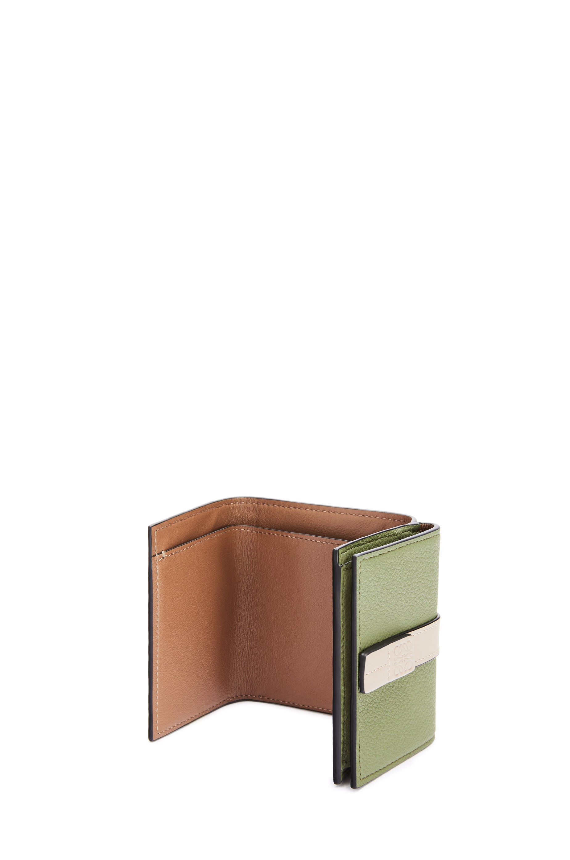 Trifold wallet in soft grained calfskin - 3