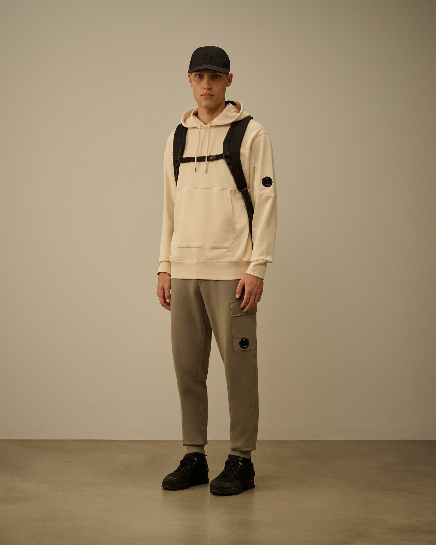 Diagonal Raised Fleece Hooded Lens Sweatshirt - 2