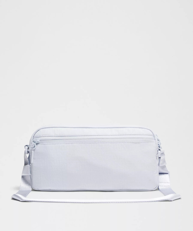 Multi-Pocket Crossbody Bag 2.5L 3