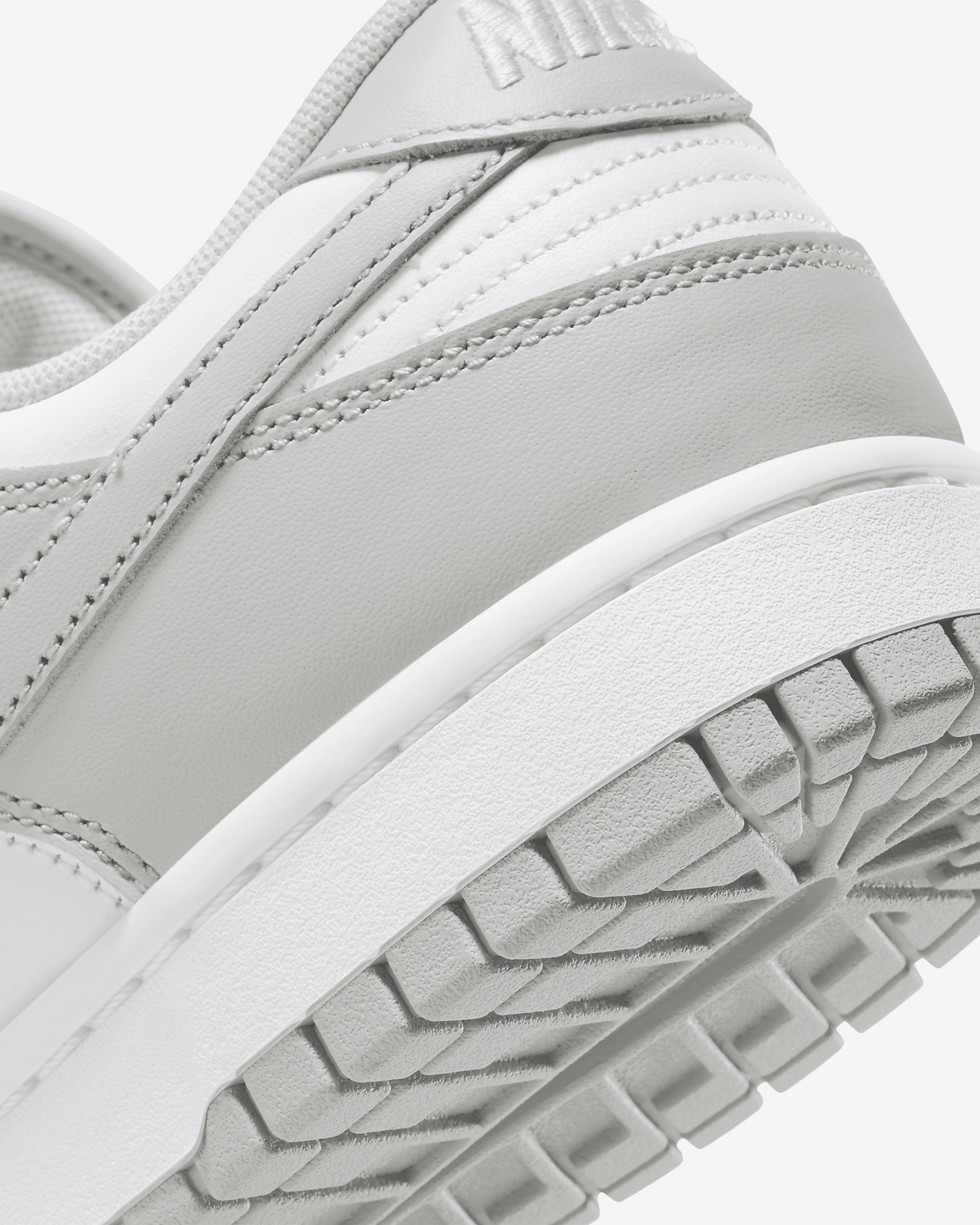 Nike Dunk Low Retro Men's Shoes - 8