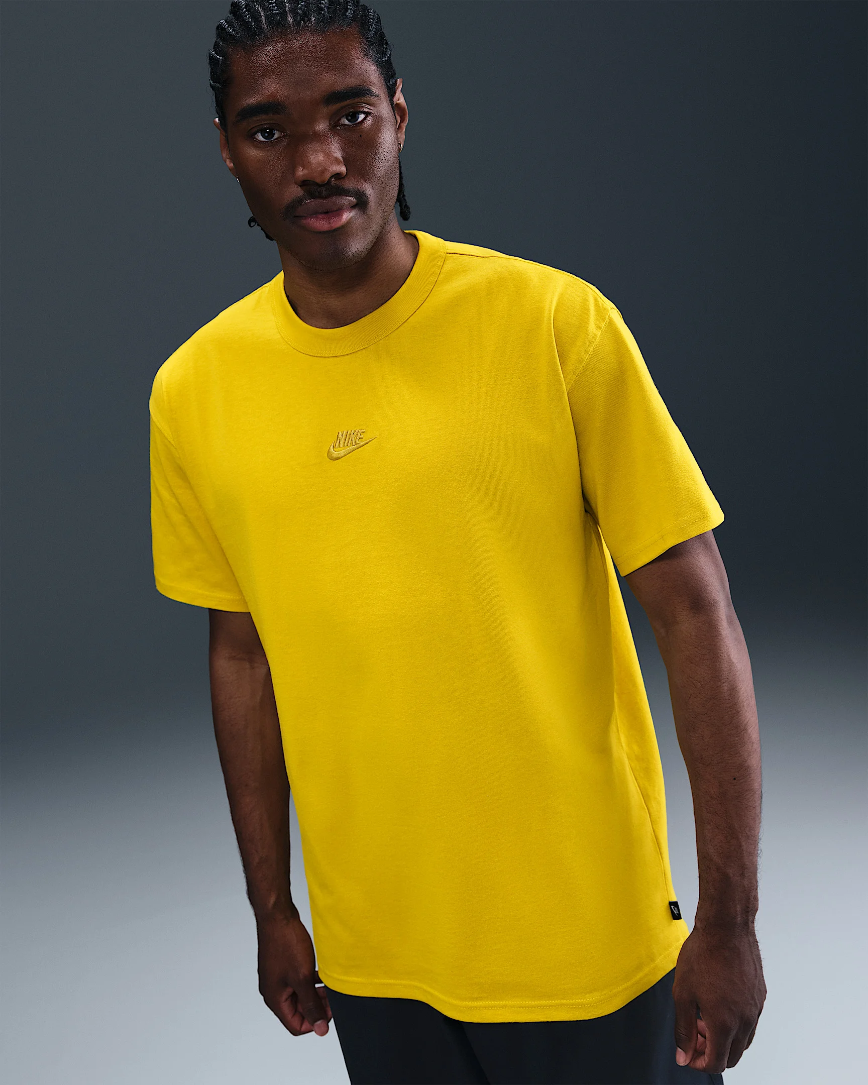 Nike Sportswear Premium Essentials Men's T-Shirt - 1