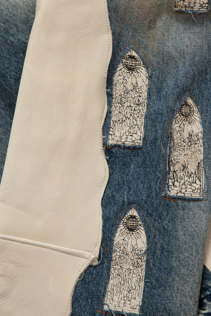 WHO DECIDES WAR HOWDY DENIM outlook