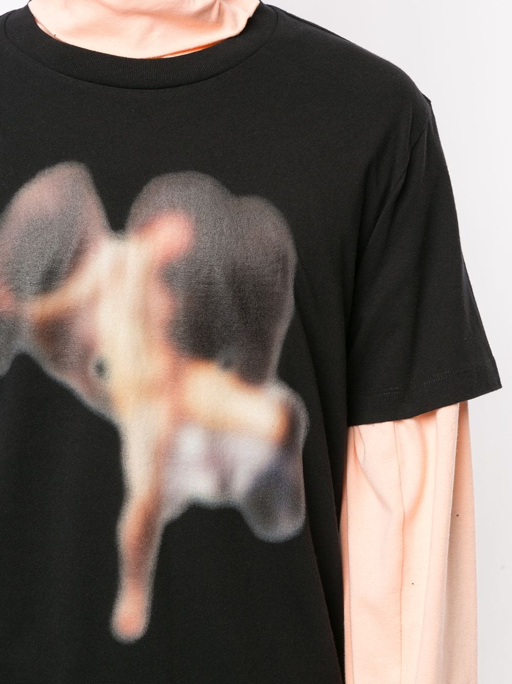 blurred-figure Arrows T-shirt - 5