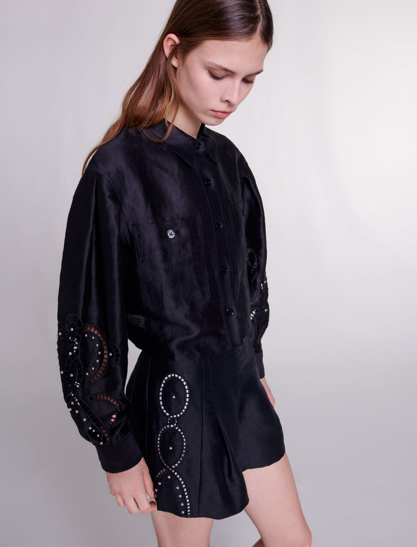 Openwork linen shorts with rivets - 9