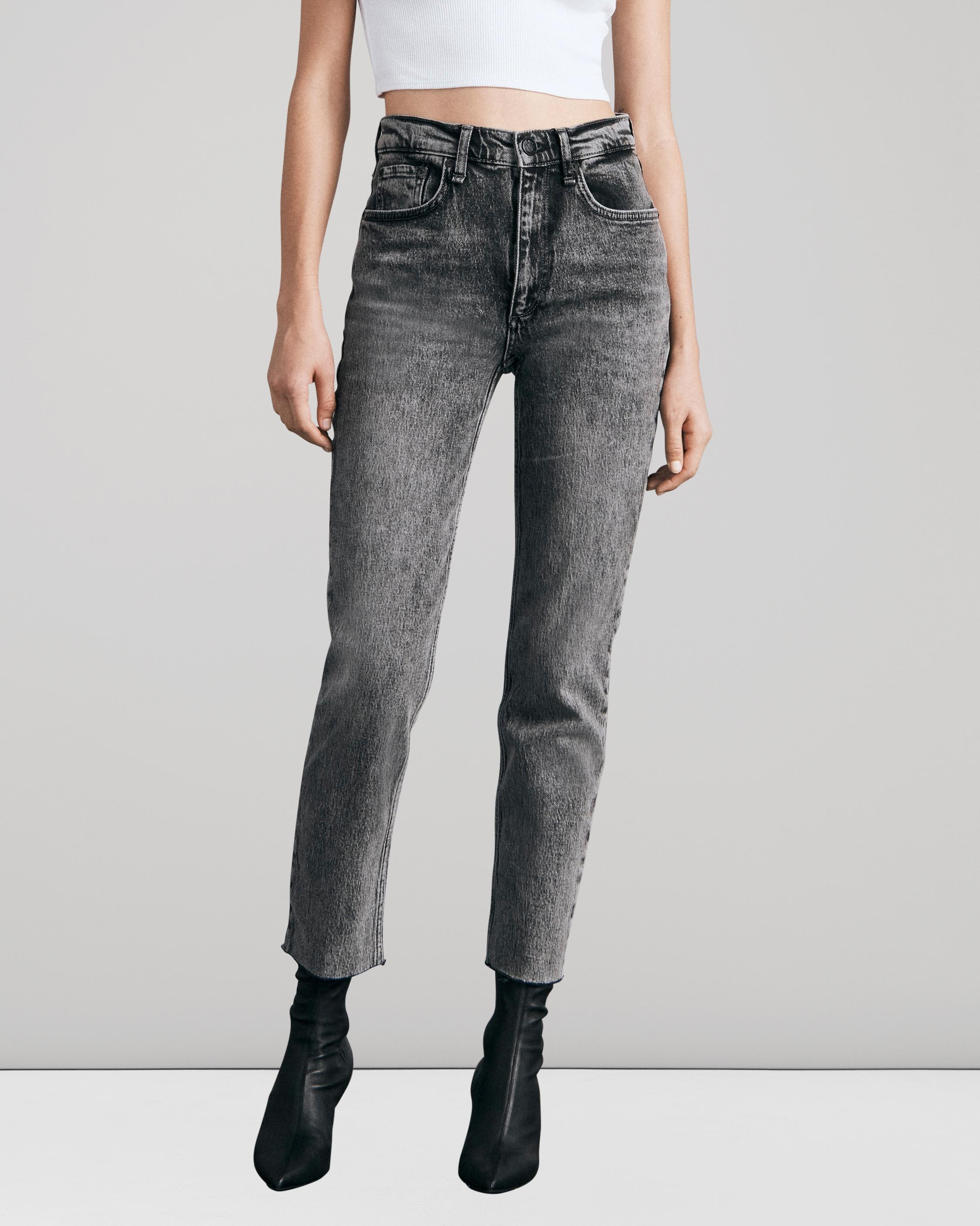 Wren High-Rise Straight - Harley
Slim Fit Grey Jean - 3